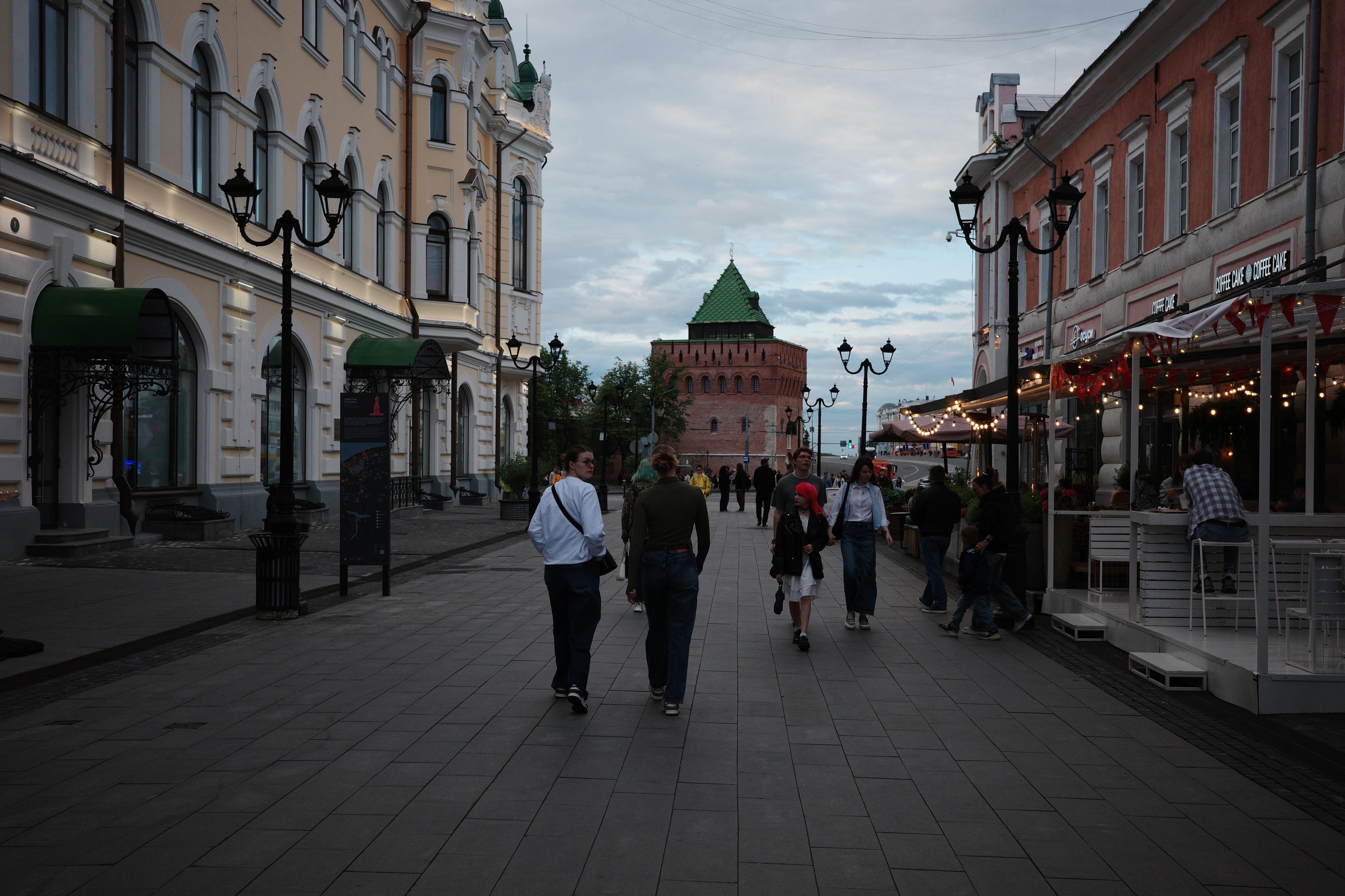 Нижний Новгород: что посмотреть — Большая Покровская, Кремль, слияние Волги и Оки, интересные места в центре города. Проект «Фотокладовка»: блог уличной фотографии в формате street photo