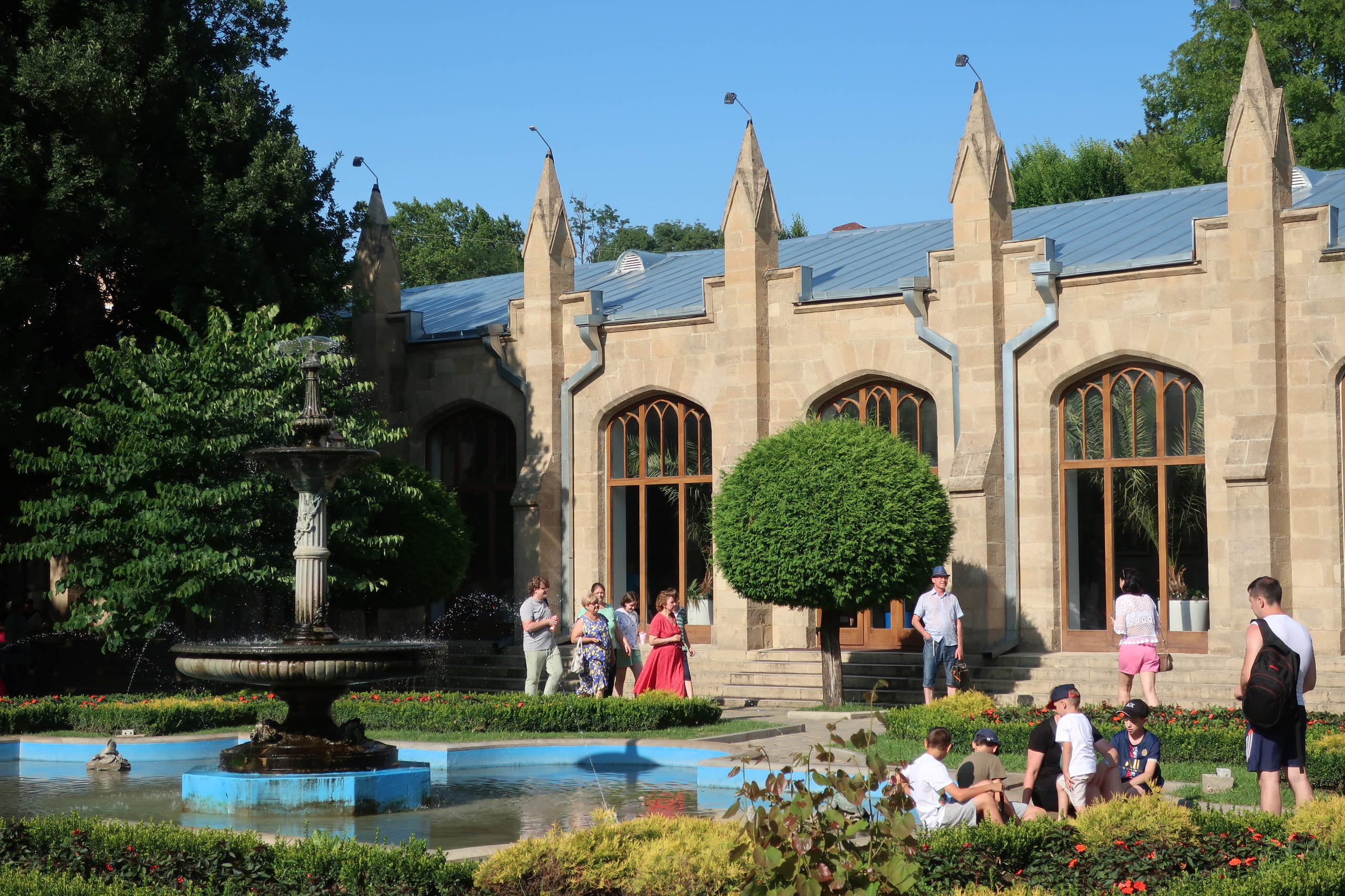 Фотопрогулка по жарким местам Кисловодска. Проект «Фотокладовка»: блог уличной фотографии в формате street photo