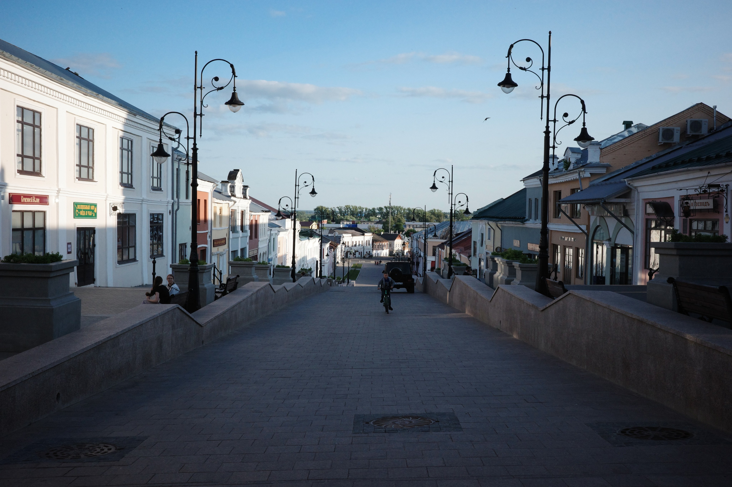 Арзамас: город вывесок, белых храмов и тишины. Фотопрогулка по городу за 1 день. Проект «Фотокладовка»: блог уличной фотографии в формате street photo