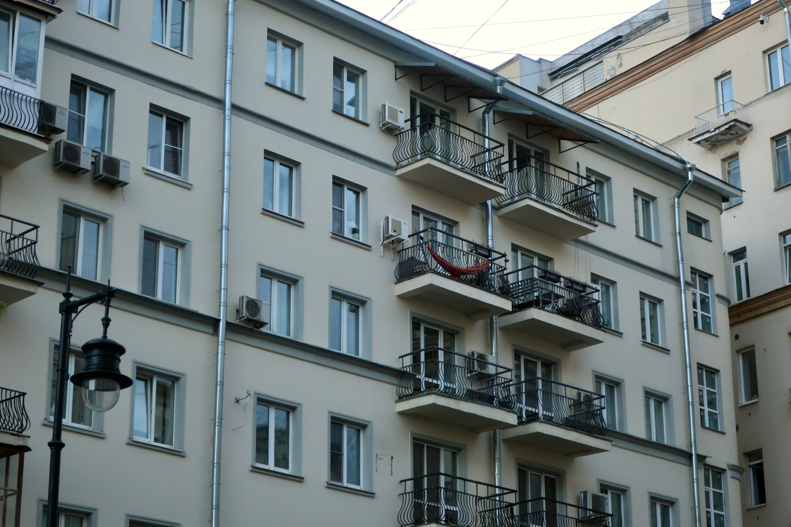 Фотопрогулка по Москве: Остоженка, Пречистенка и переулки. Проект «Фотокладовка»: блог уличной фотографии в формате street photo