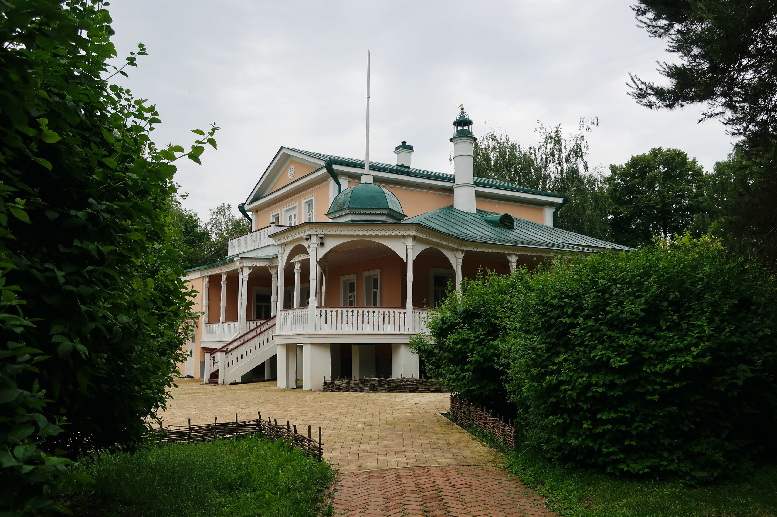 Родина Сергея Есенина: Дом-музей поэта в селе Константиново на берегу. Проект «Фотокладовка»: блог уличной фотографии в формате street photo
