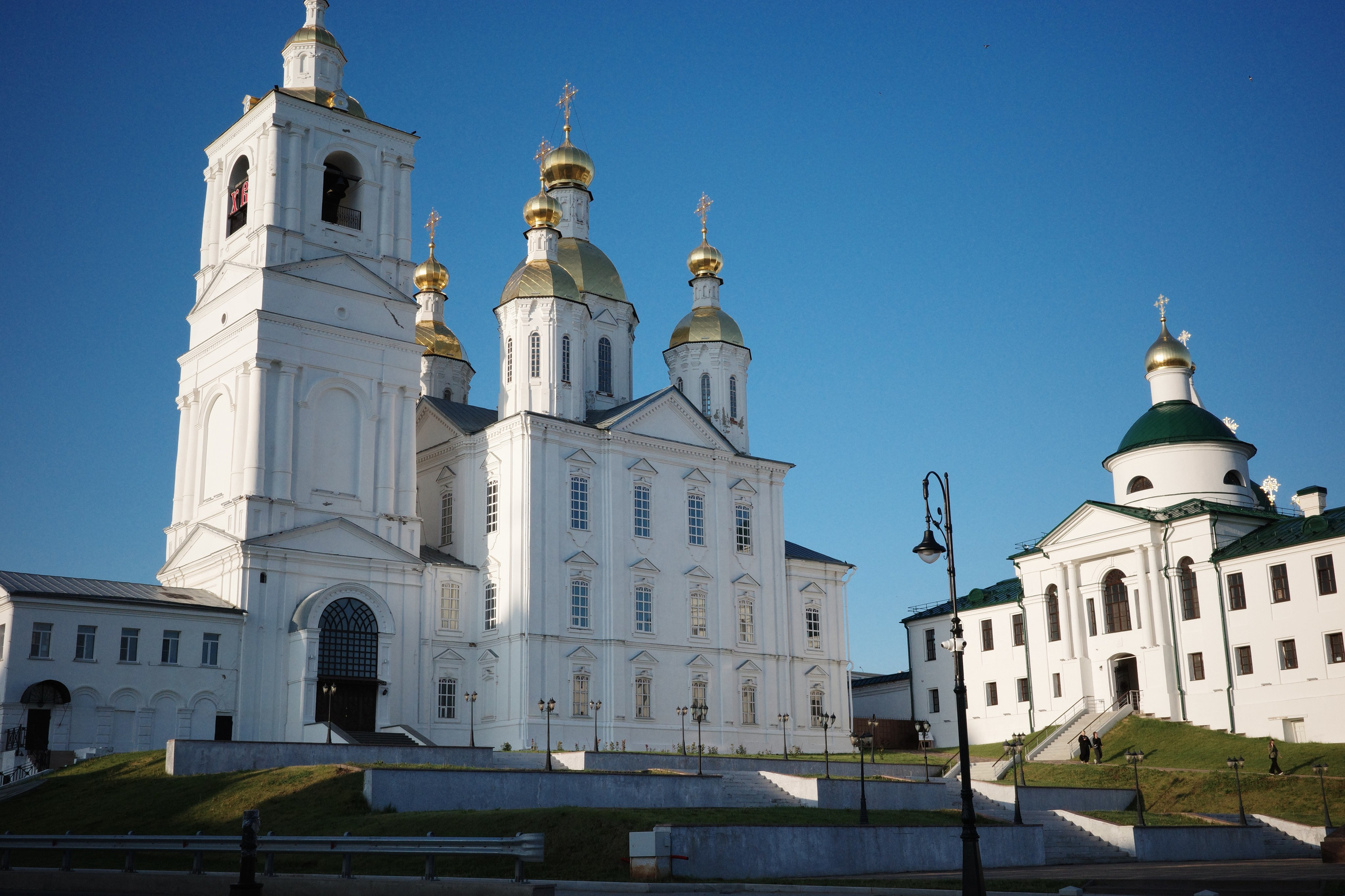 Арзамас: город вывесок, белых храмов и тишины. Фотопрогулка по городу за 1 день. Проект «Фотокладовка»: блог уличной фотографии в формате street photo