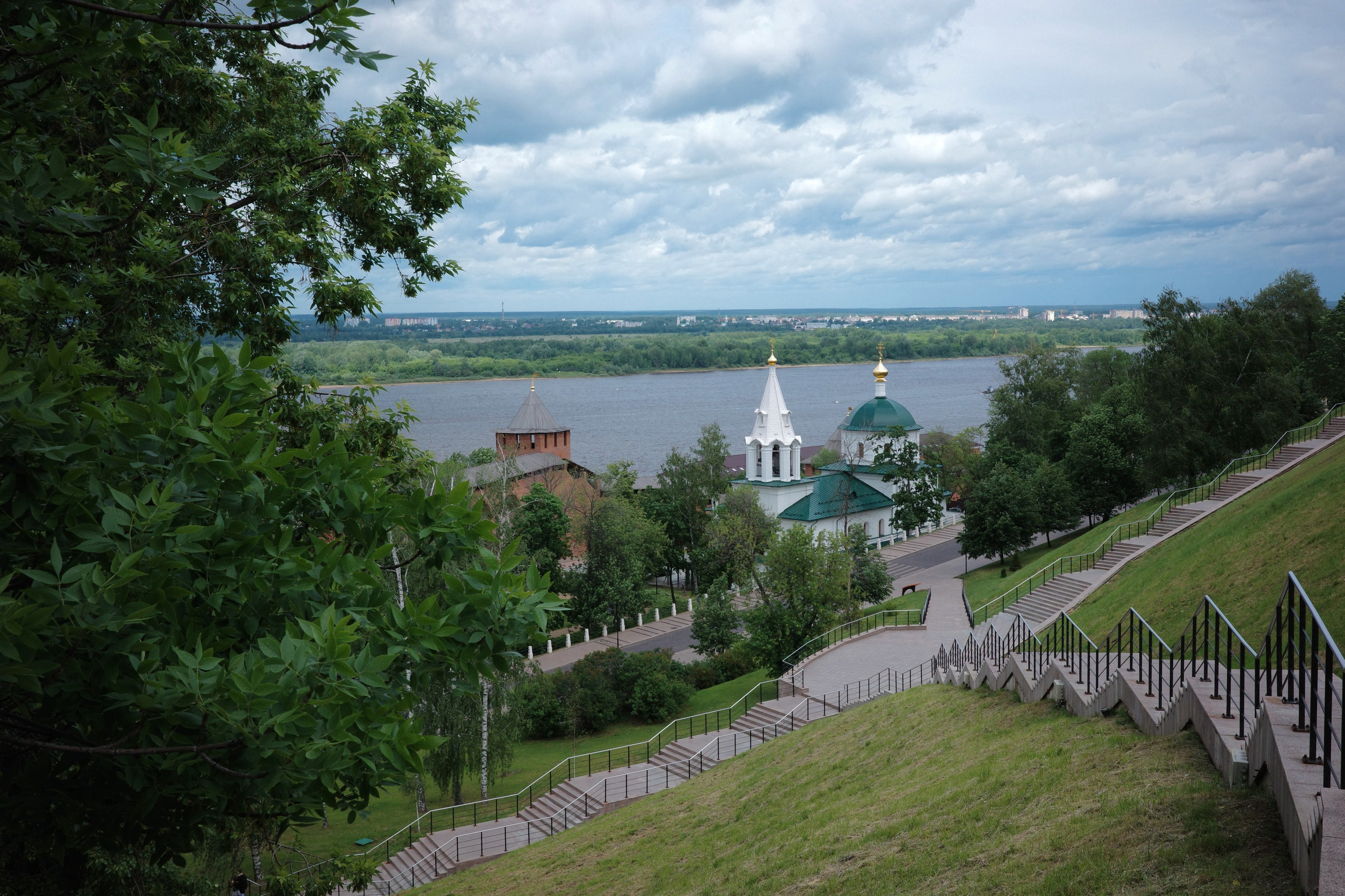 Нижний Новгород: что посмотреть — Большая Покровская, Кремль, слияние Волги и Оки, интересные места в центре города. Проект «Фотокладовка»: блог уличной фотографии в формате street photo