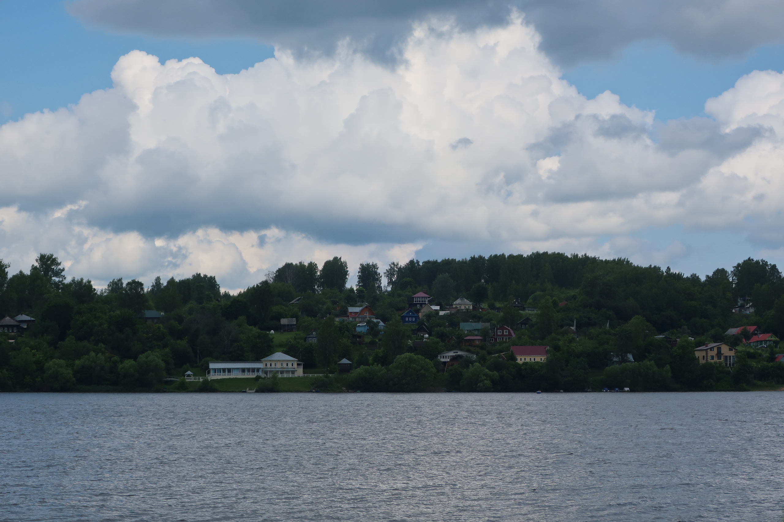 Фотопрогулка по следам Левитана: чем Плёс очаровал великого художника?. Проект «Фотокладовка»: блог уличной фотографии в формате street photo