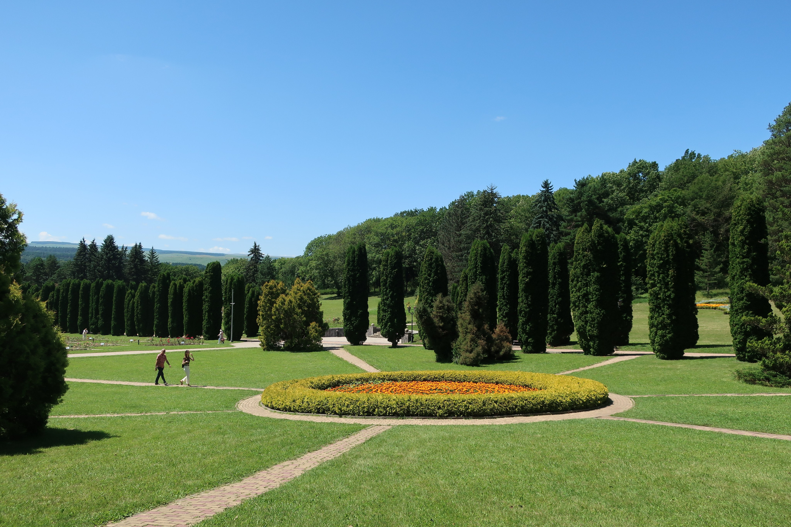 Фотопрогулка по жарким местам Кисловодска. Проект «Фотокладовка»: блог уличной фотографии в формате street photo