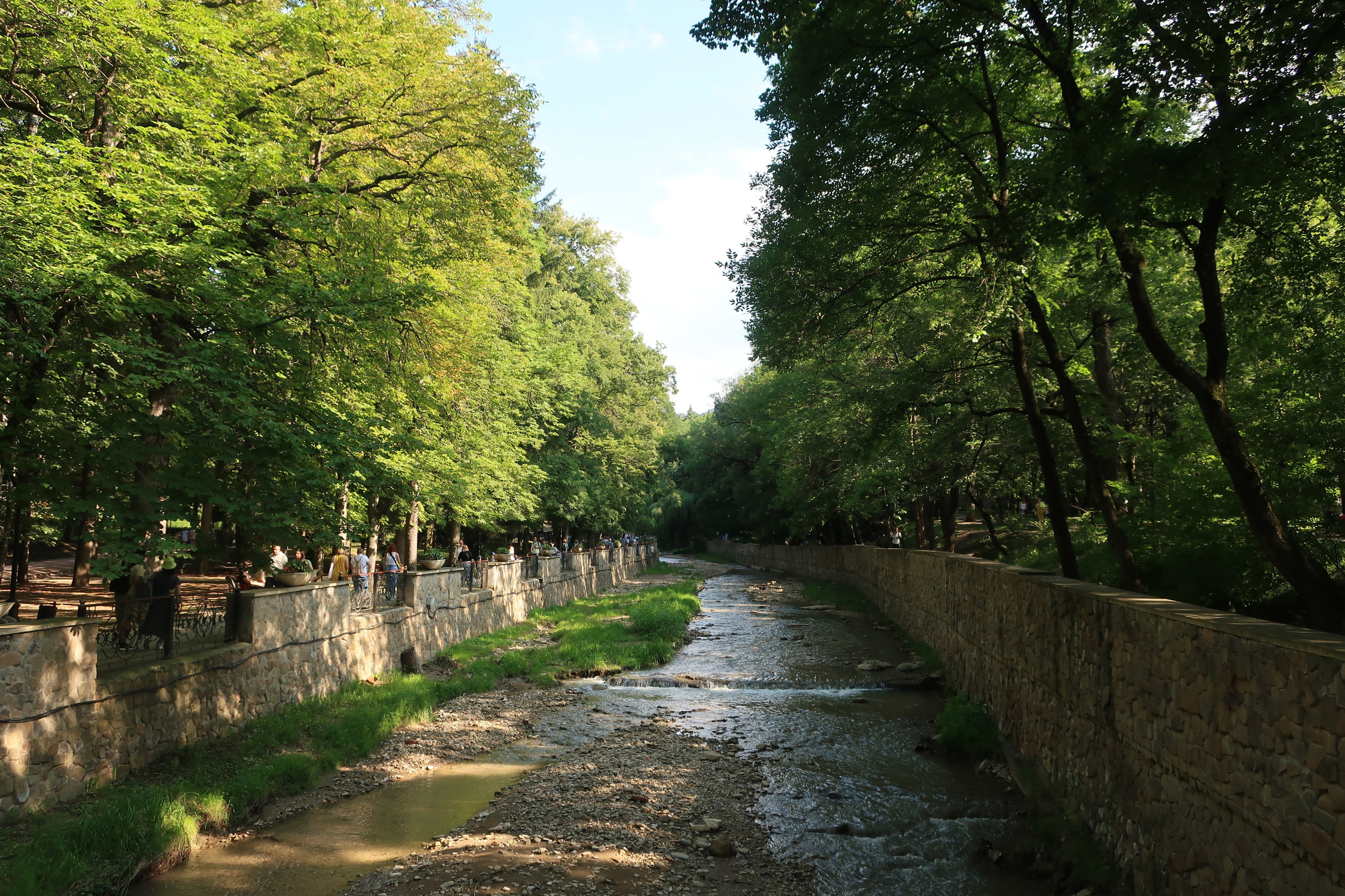 Фотопрогулка по жарким местам Кисловодска. Проект «Фотокладовка»: блог уличной фотографии в формате street photo