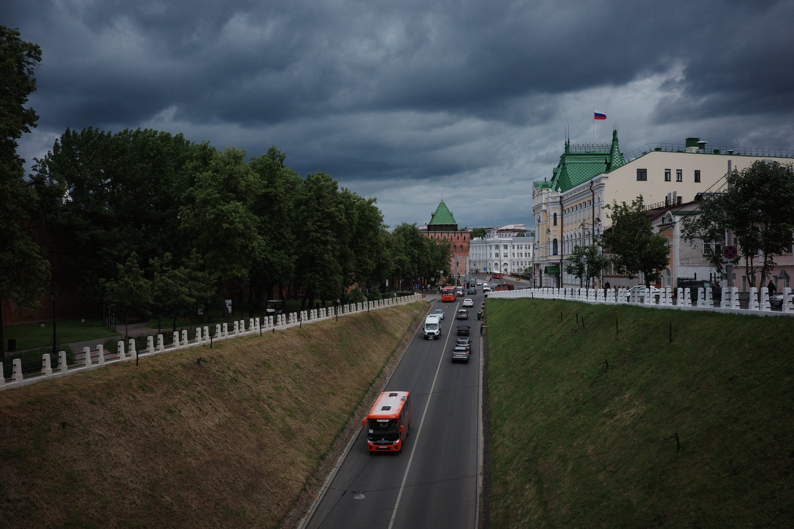 Нижний Новгород: что посмотреть — Большая Покровская, Кремль, слияние Волги и Оки, интересные места в центре города. Проект «Фотокладовка»: блог уличной фотографии в формате street photo