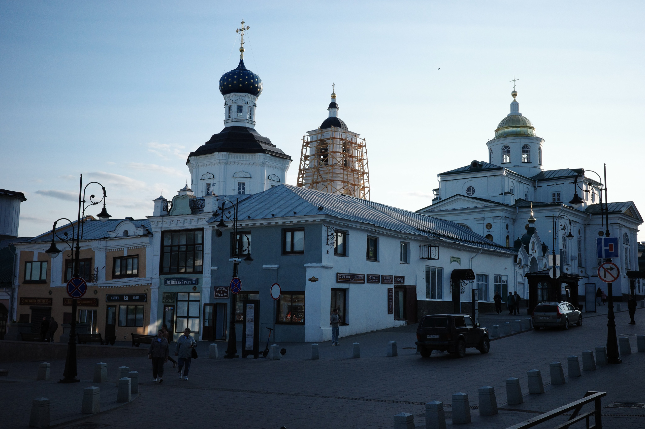 Арзамас: город вывесок, белых храмов и тишины. Фотопрогулка по городу за 1 день. Проект «Фотокладовка»: блог уличной фотографии в формате street photo