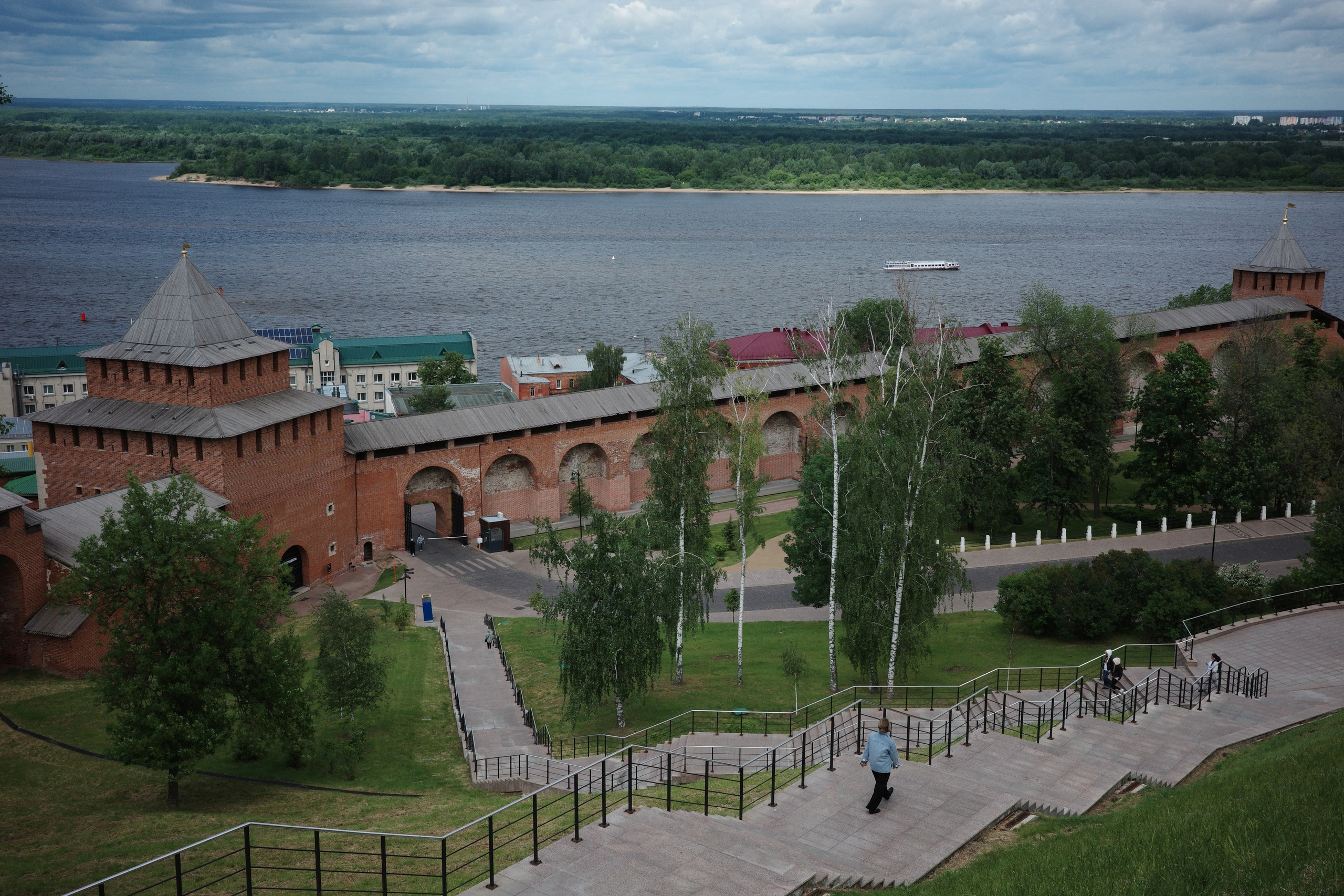 Нижний Новгород: что посмотреть — Большая Покровская, Кремль, слияние Волги и Оки, интересные места в центре города. Проект «Фотокладовка»: блог уличной фотографии в формате street photo