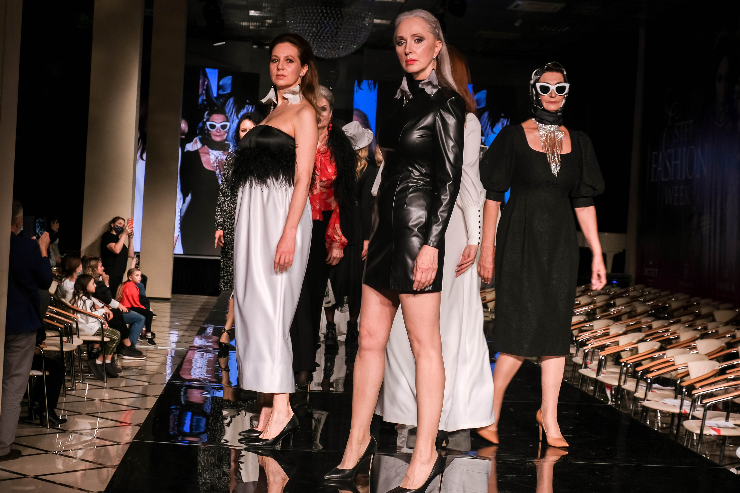 KIDS FASHION WEEK: главный детский подиум и осенние краски. Свадебный и семейный фотограф в Москве Елена Брюханова