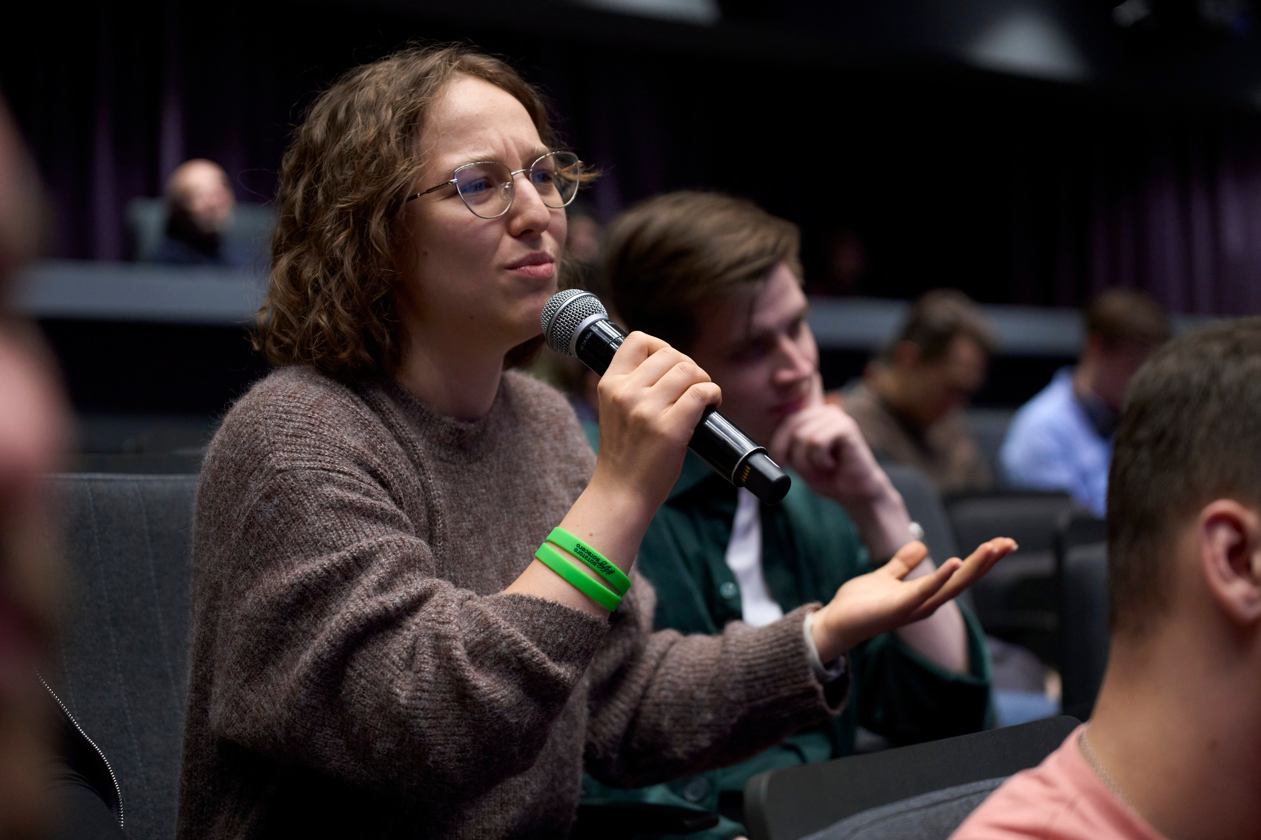 «Продукт в эпоху пост-иллюзий: когда метрики не спасают, а данные лгут». Репортажный ивент фотограф в Москве Александр Гладкий