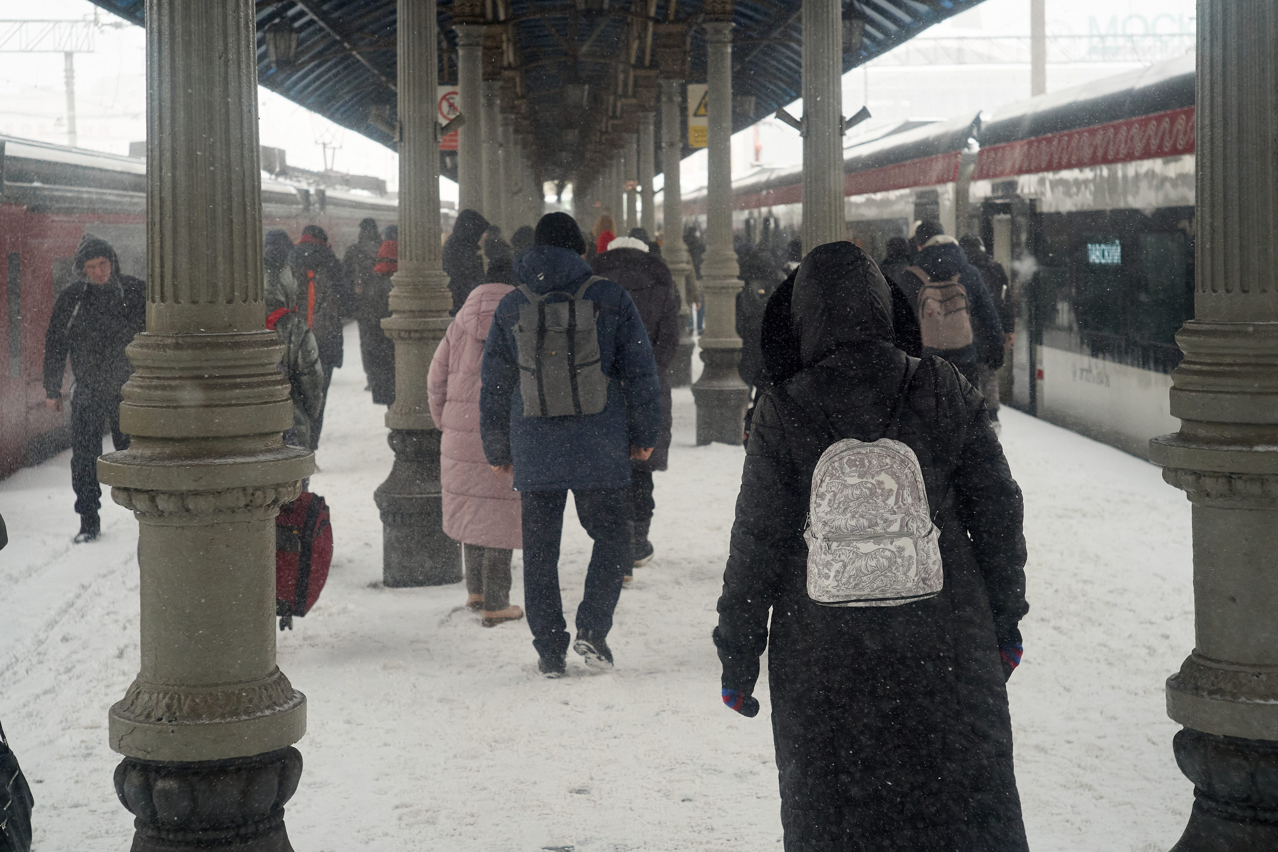 Железнодорожная станция в снегопад 19 02 2026