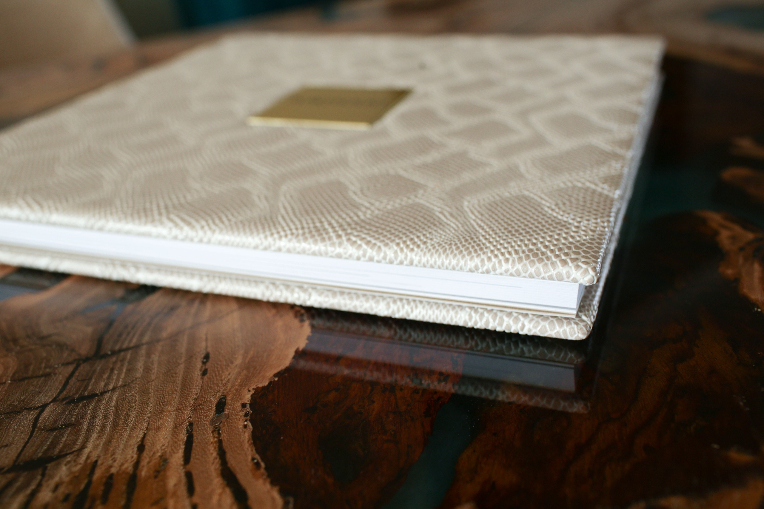 Фотокниги премиум-качества. Свадебный и репортажный фотограф (Москва, Королев и другие)