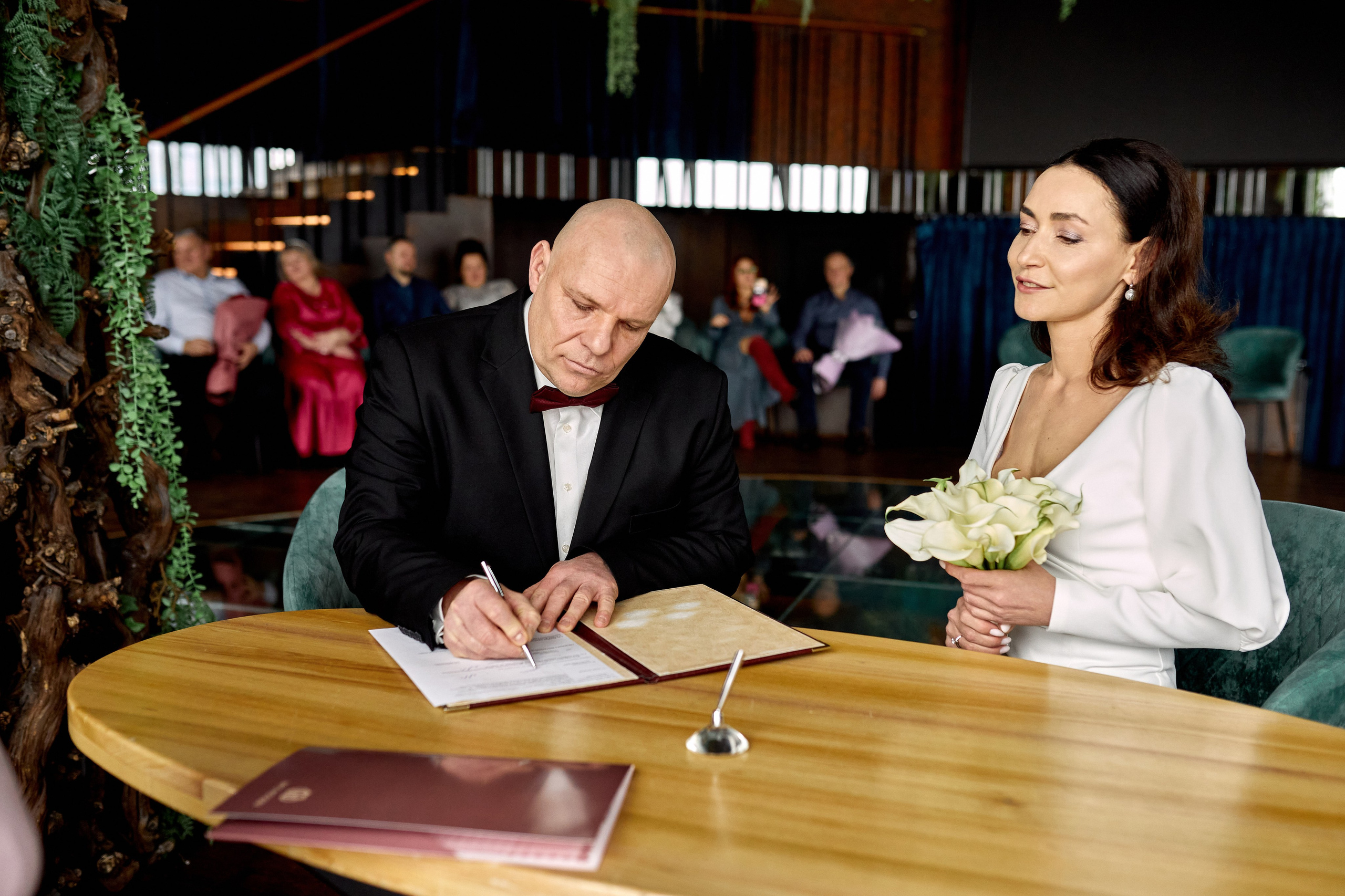 Фотосессия на свадьбе для молодожёнов и гостей – трогательное фото со свадебного мероприятия