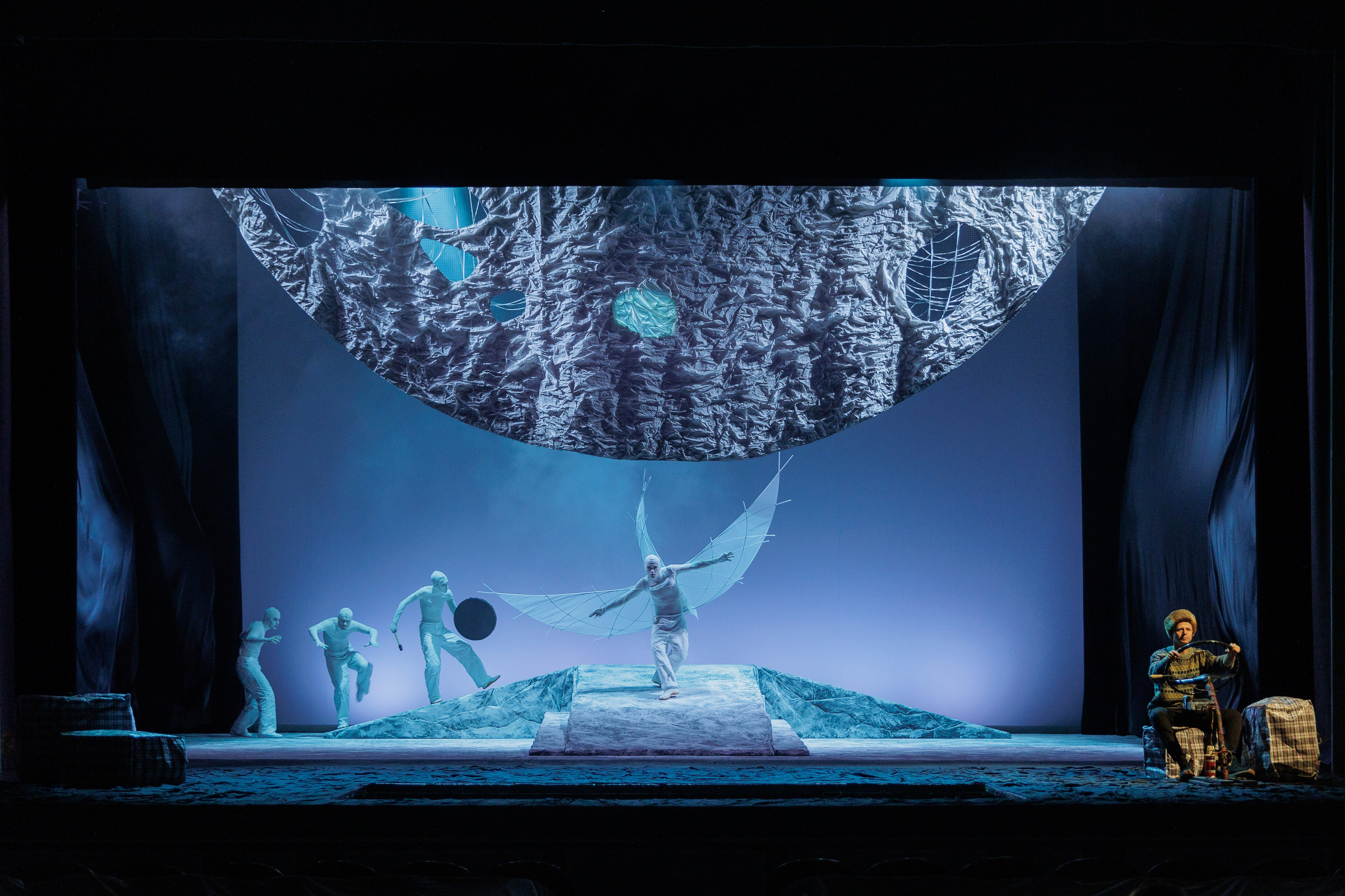 Декорации для спектакля «Полярная болезнь» | Театр Комиссаржевской. История занавеса. Превращаем идею в технологию