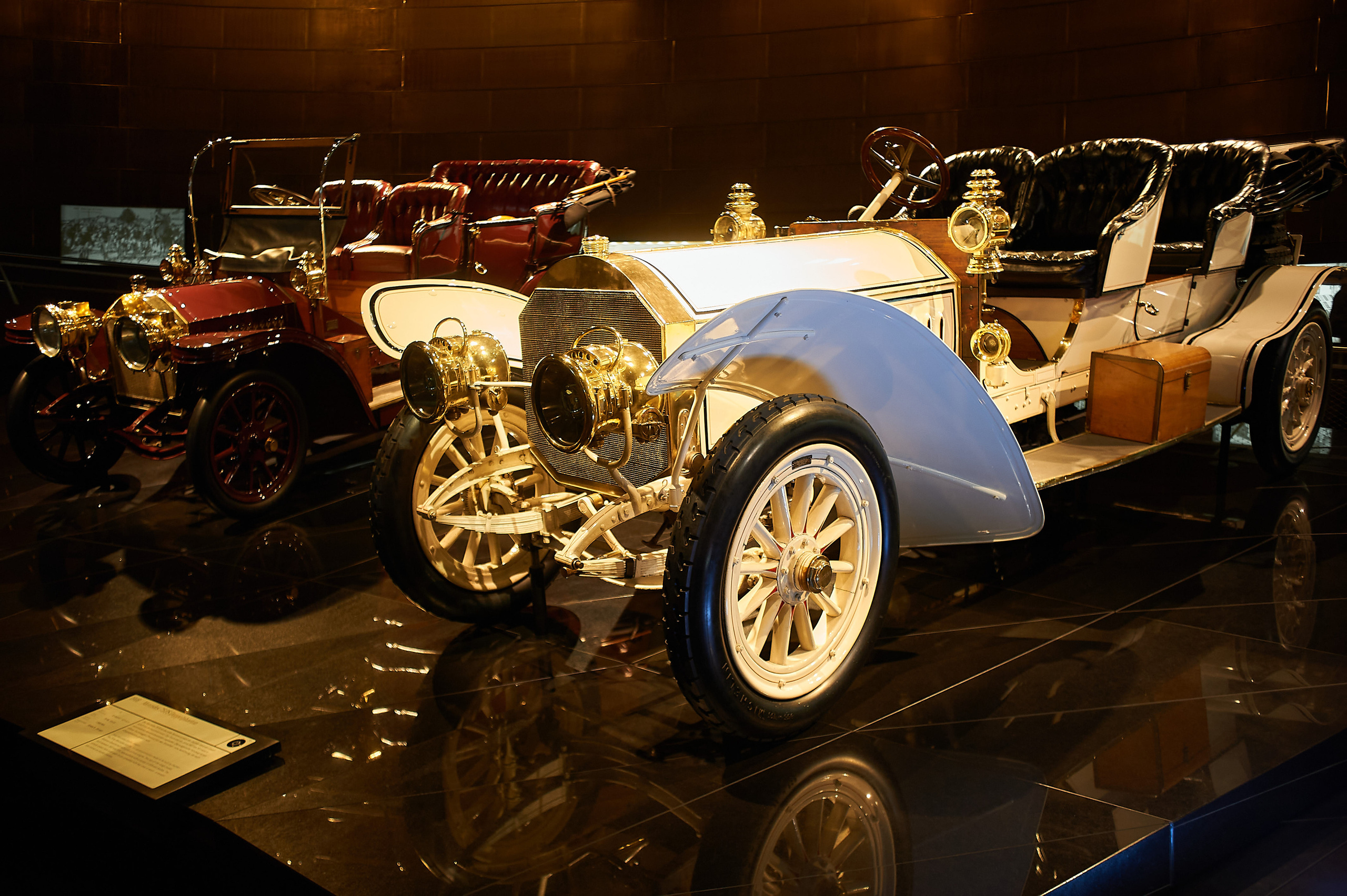 Корпоратив DiHouse, поездка в музей Mercedes-Benz. Reportage event photographer in Moscow Alexander Gladkiy