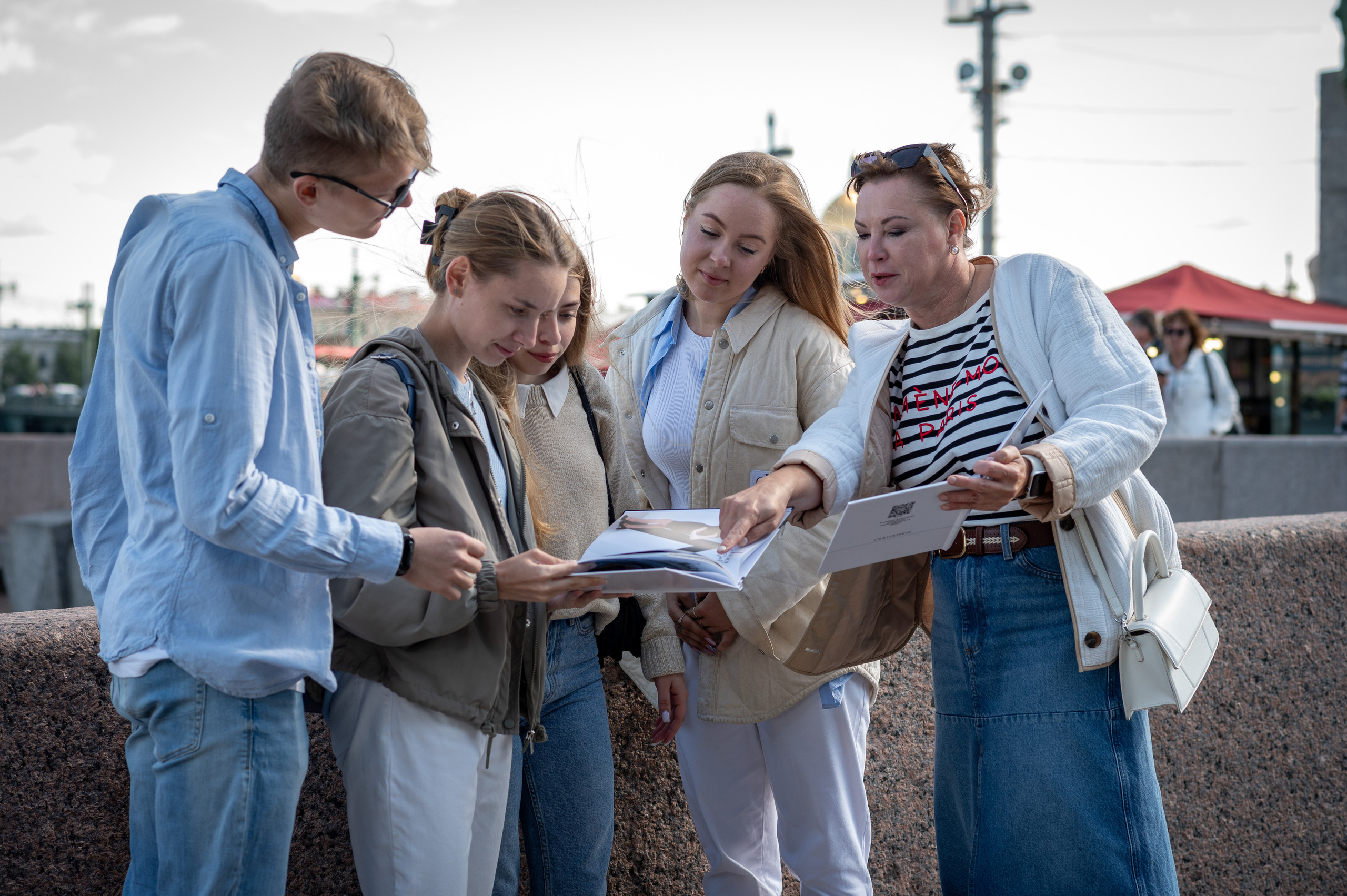 ЗНАКОМЬТЕСЬ с нашими работами. Школьная фотография в Санкт-Петербурге, выпускные альбомы, фотосессии