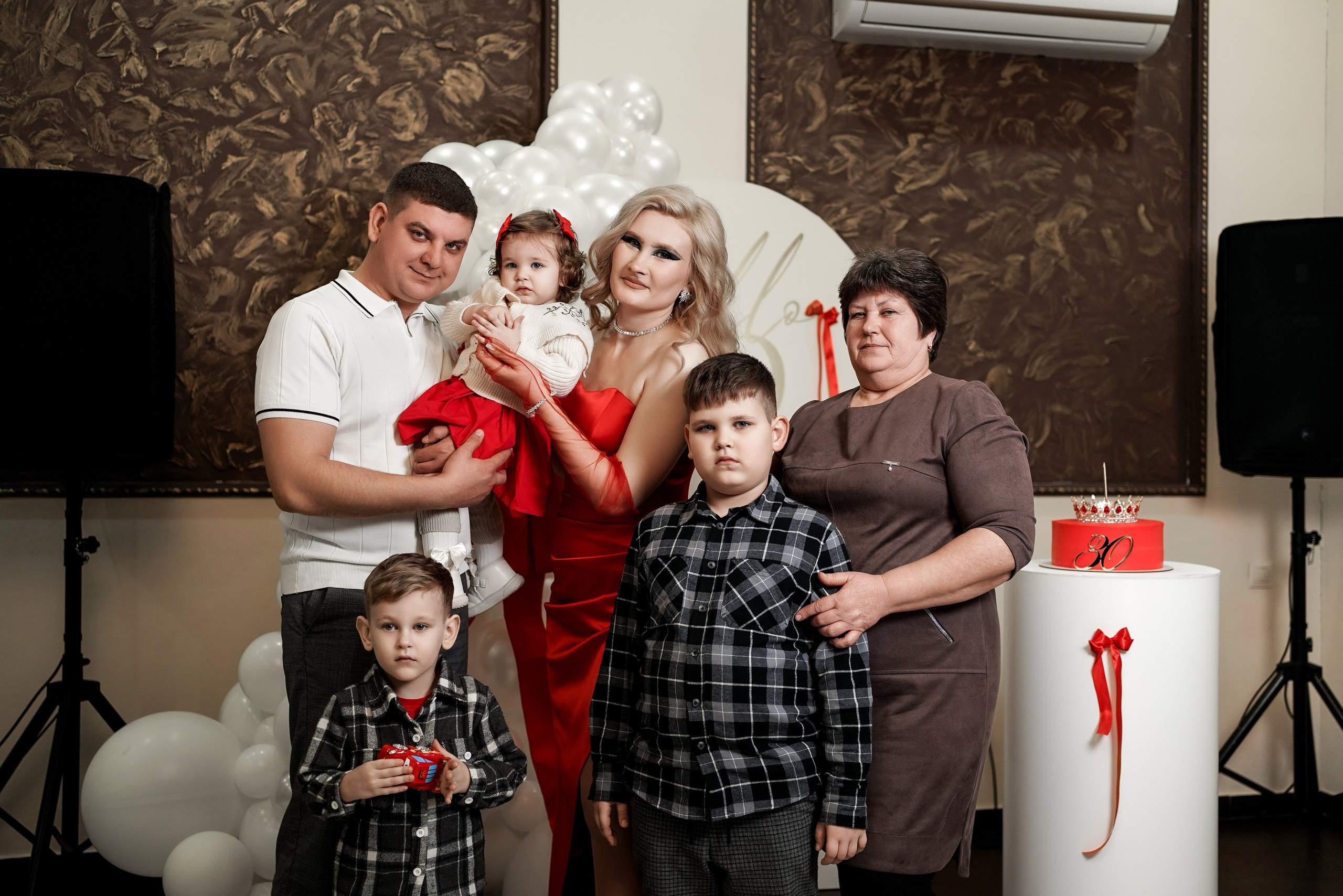 Услуги. Свадебный фотограф в Ростове-на-Дону. Таинство Крещения и Венчания, семейные фотосессии. Алёна Чёботова