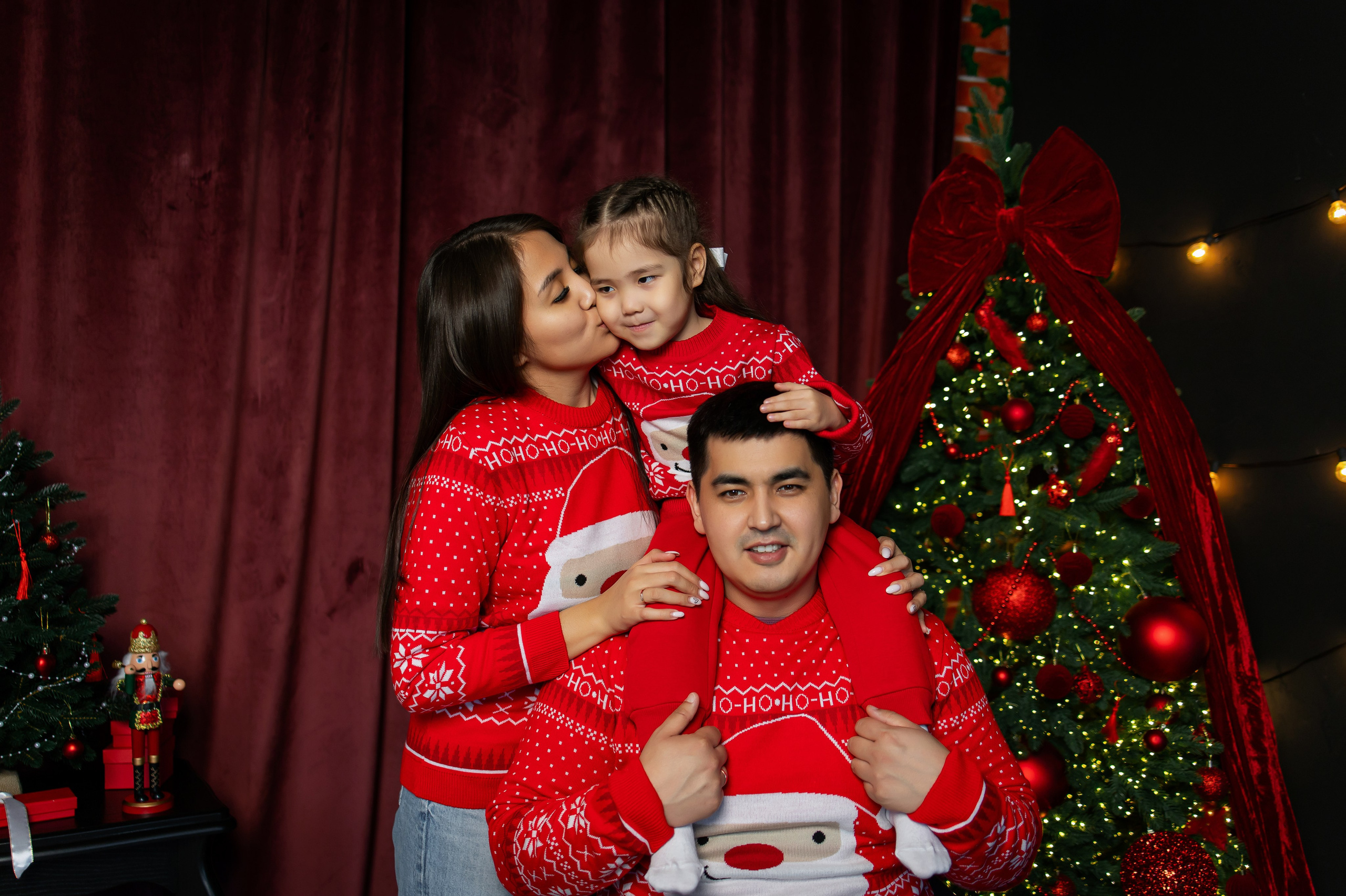 Новогодний период. Интерьерная фотостудия Background в Омске