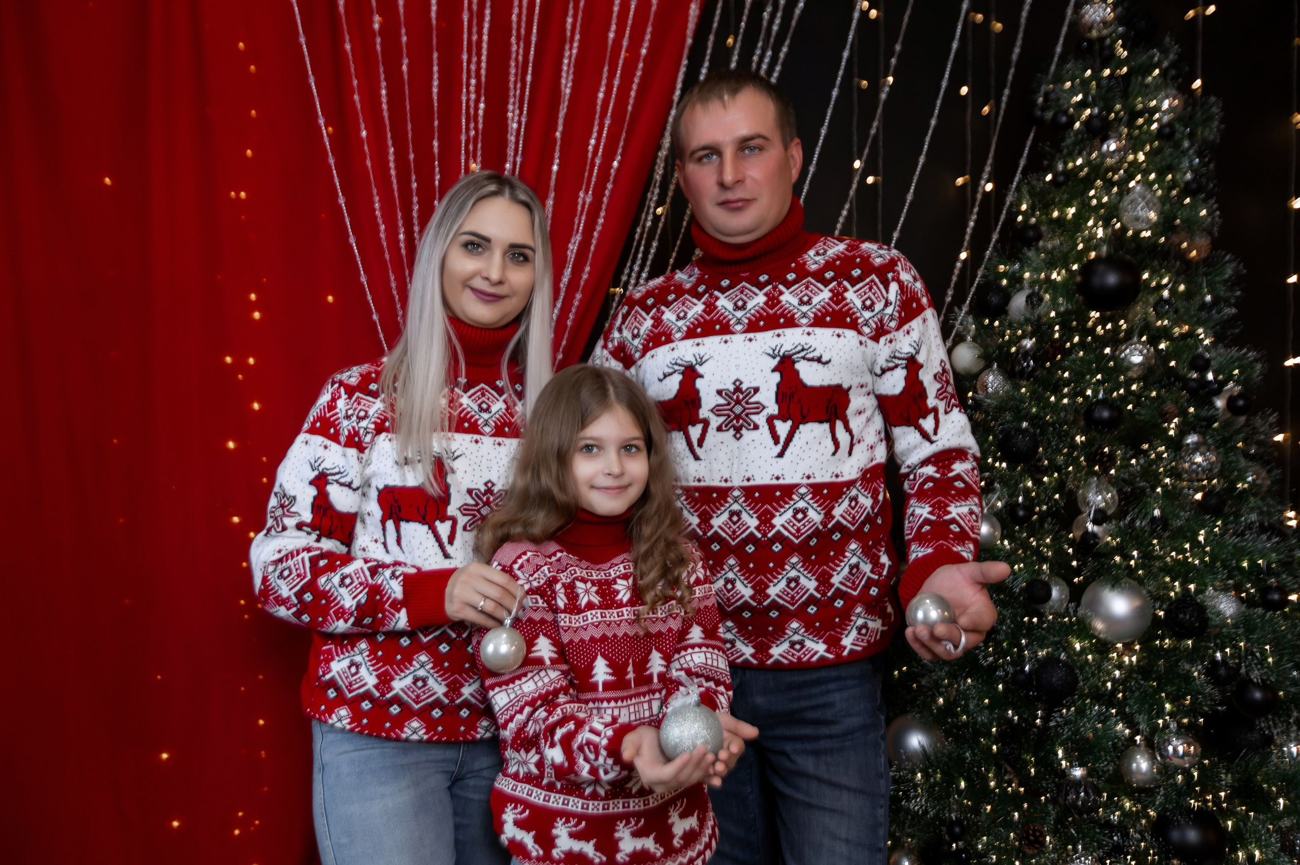 Новогодний период. Интерьерная фотостудия Background в Омске