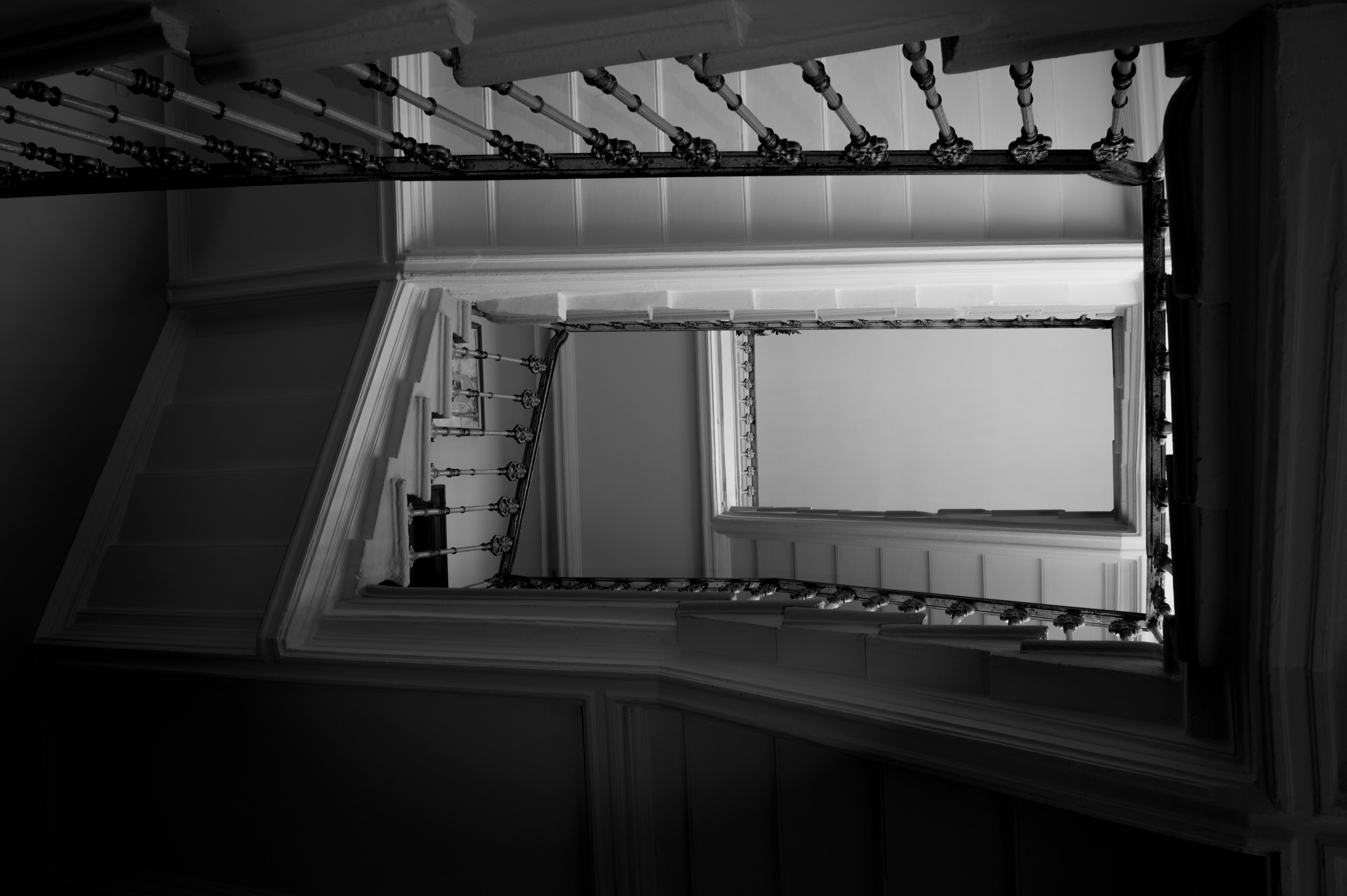 Чёрно-белая фотография — арт-серия о свете, эмоциях и форме