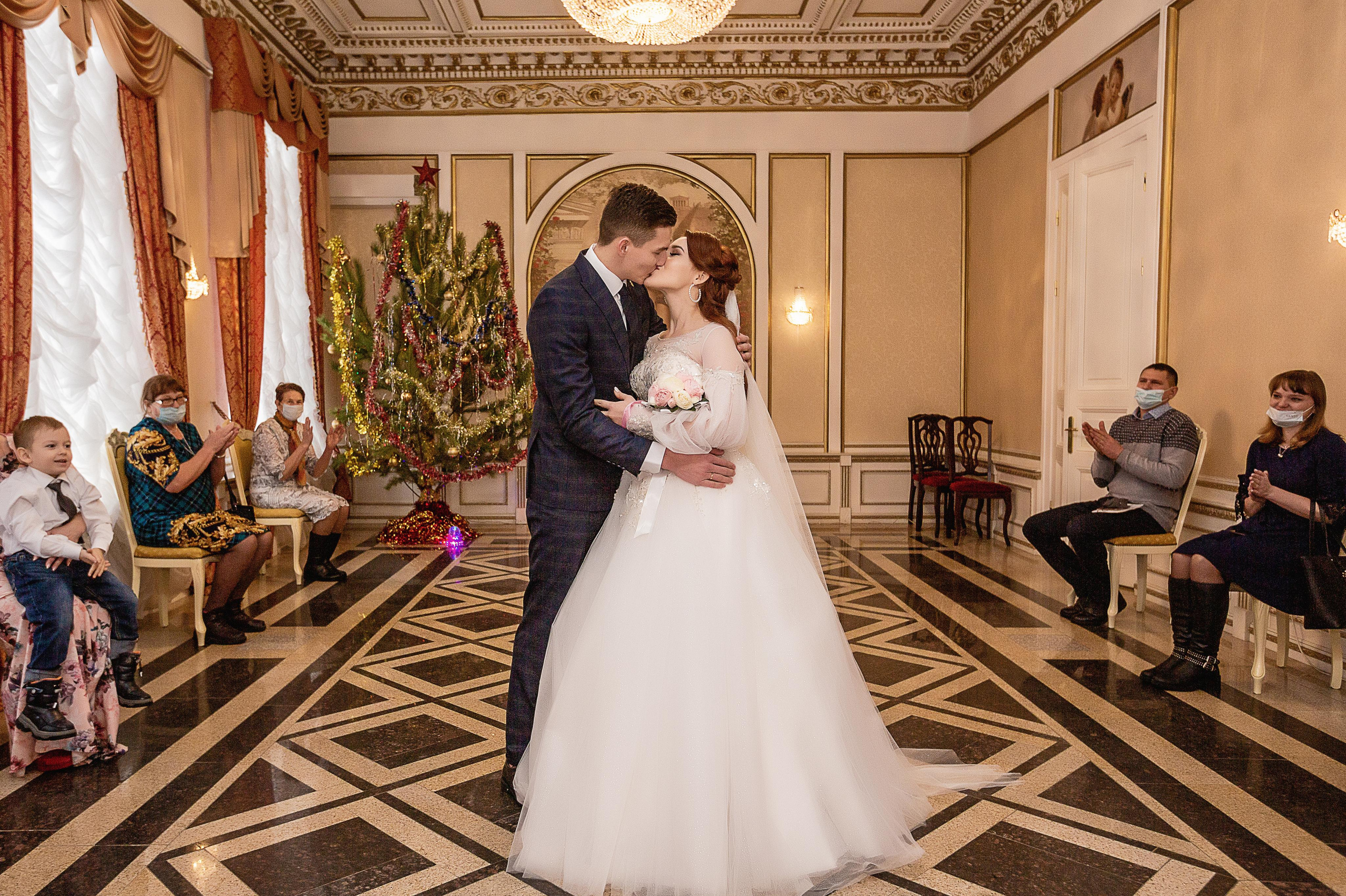 Фотосессия в ЗАГСе. Свадебный и семейный фотограф Дарья Осипова (Никитина). Саратов