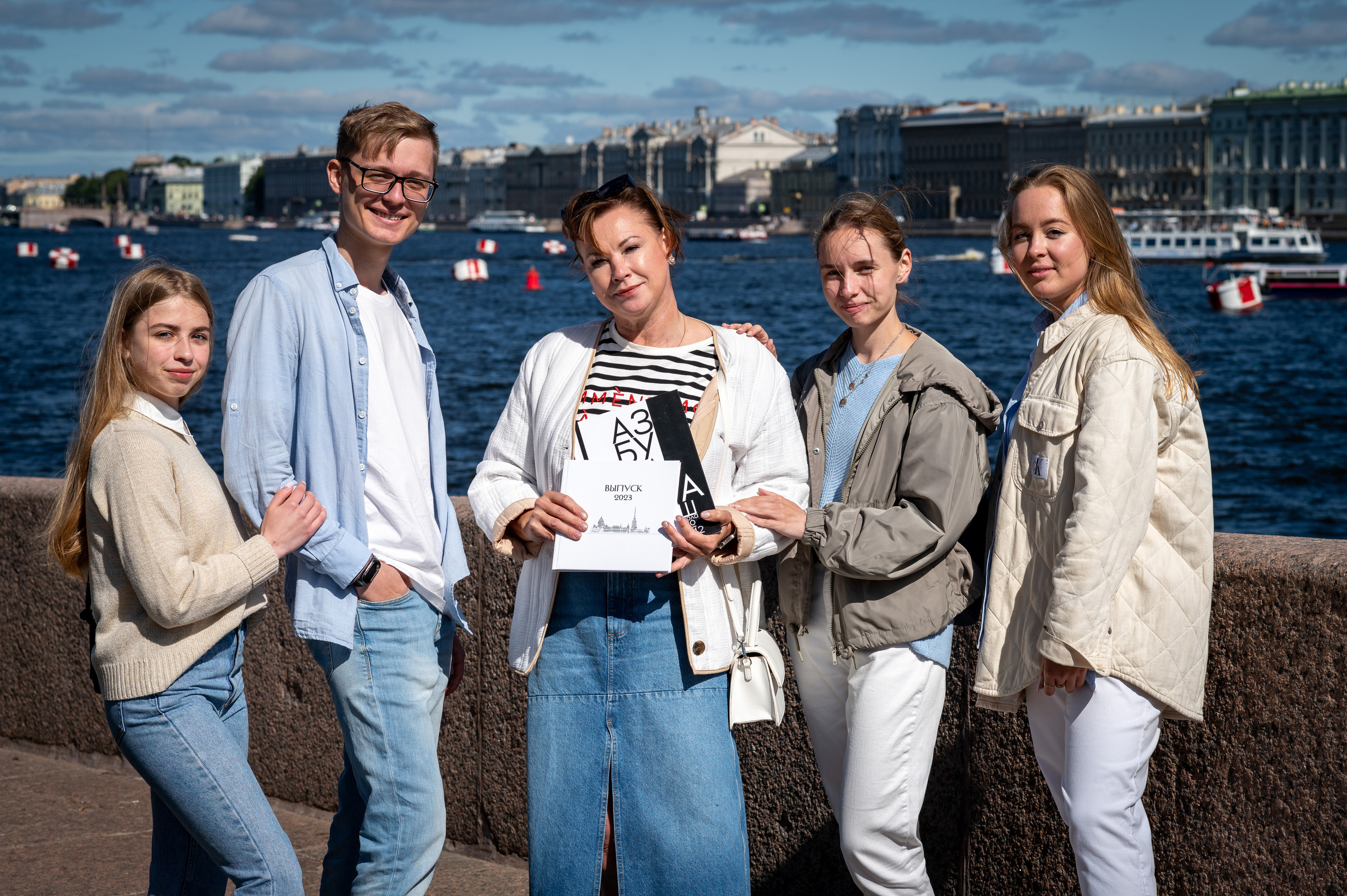 ЗНАКОМЬТЕСЬ с нашими работами. Школьная фотография в Санкт-Петербурге, выпускные альбомы, фотосессии