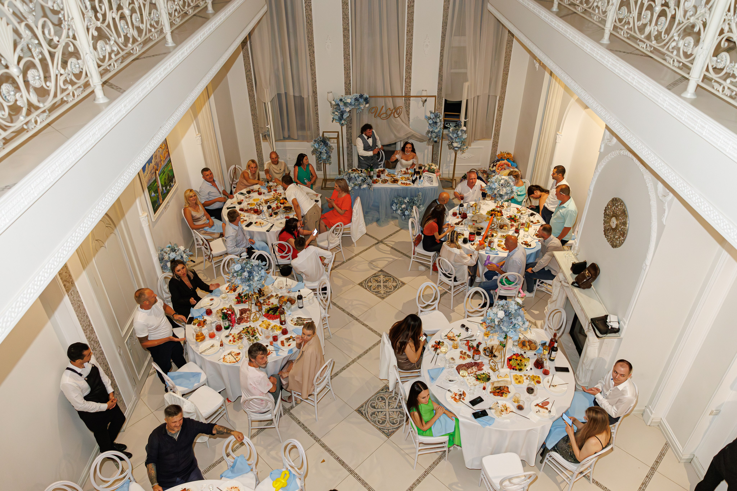 Свадебный банкет в коттедже. Свадебный фотограф Москва и МО Сергей Киржаев