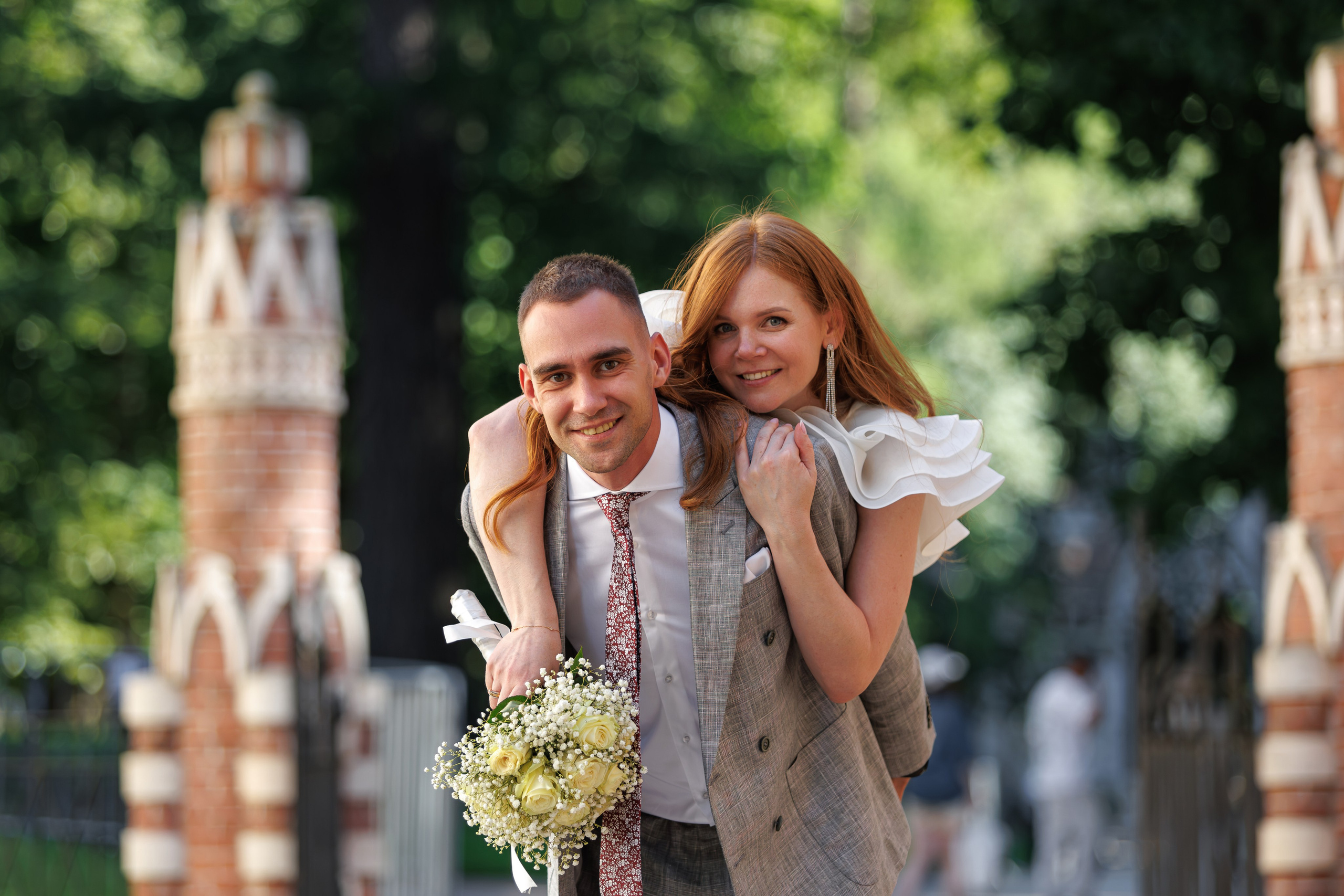 Свадебная фотосессия в парке усадьбе Царицыно. Свадебный фотограф Москва и МО Сергей Киржаев