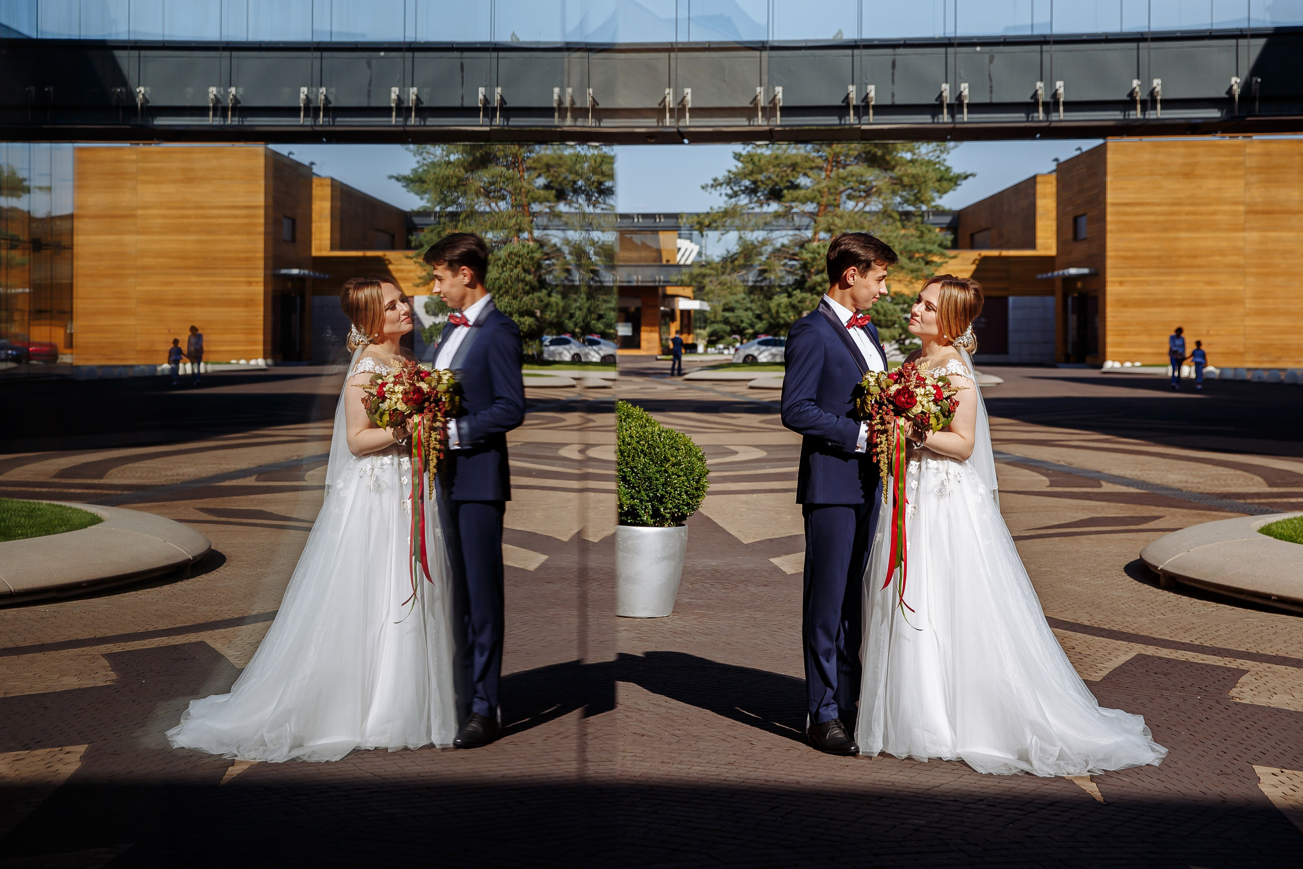 Фотосессия жениха и невесты на территории Барвиха Luxury Village