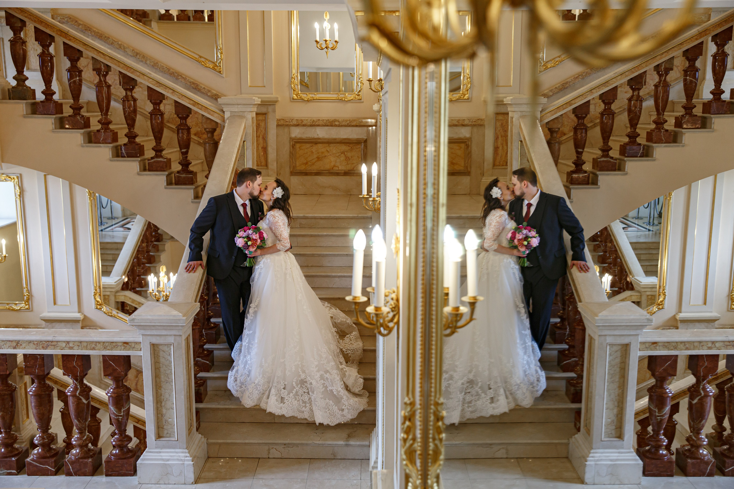 Свадебная фотосессия в парке усадьбе Царицыно. Свадебный фотограф Москва и МО Сергей Киржаев