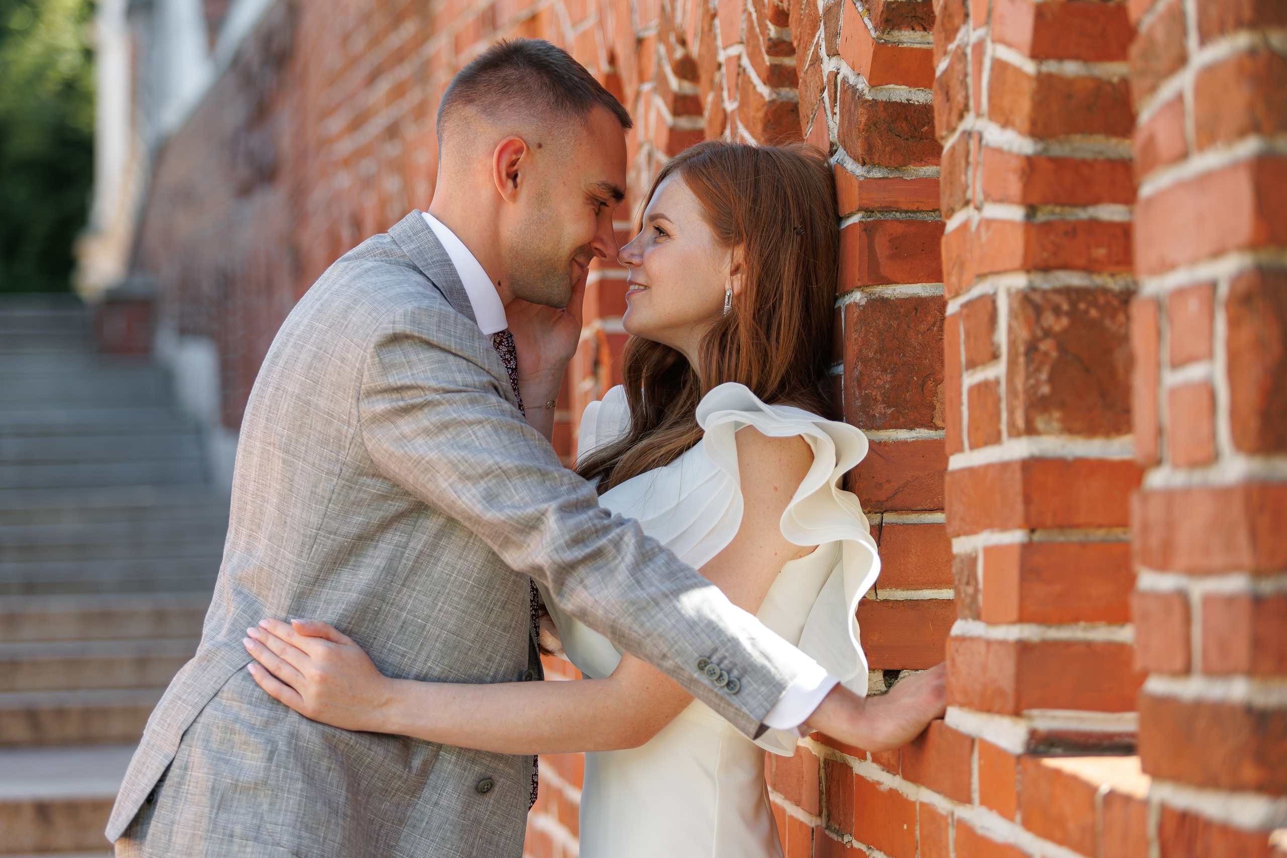 Свадебная фотосессия в парке усадьбе Царицыно. Свадебный фотограф Москва и МО Сергей Киржаев