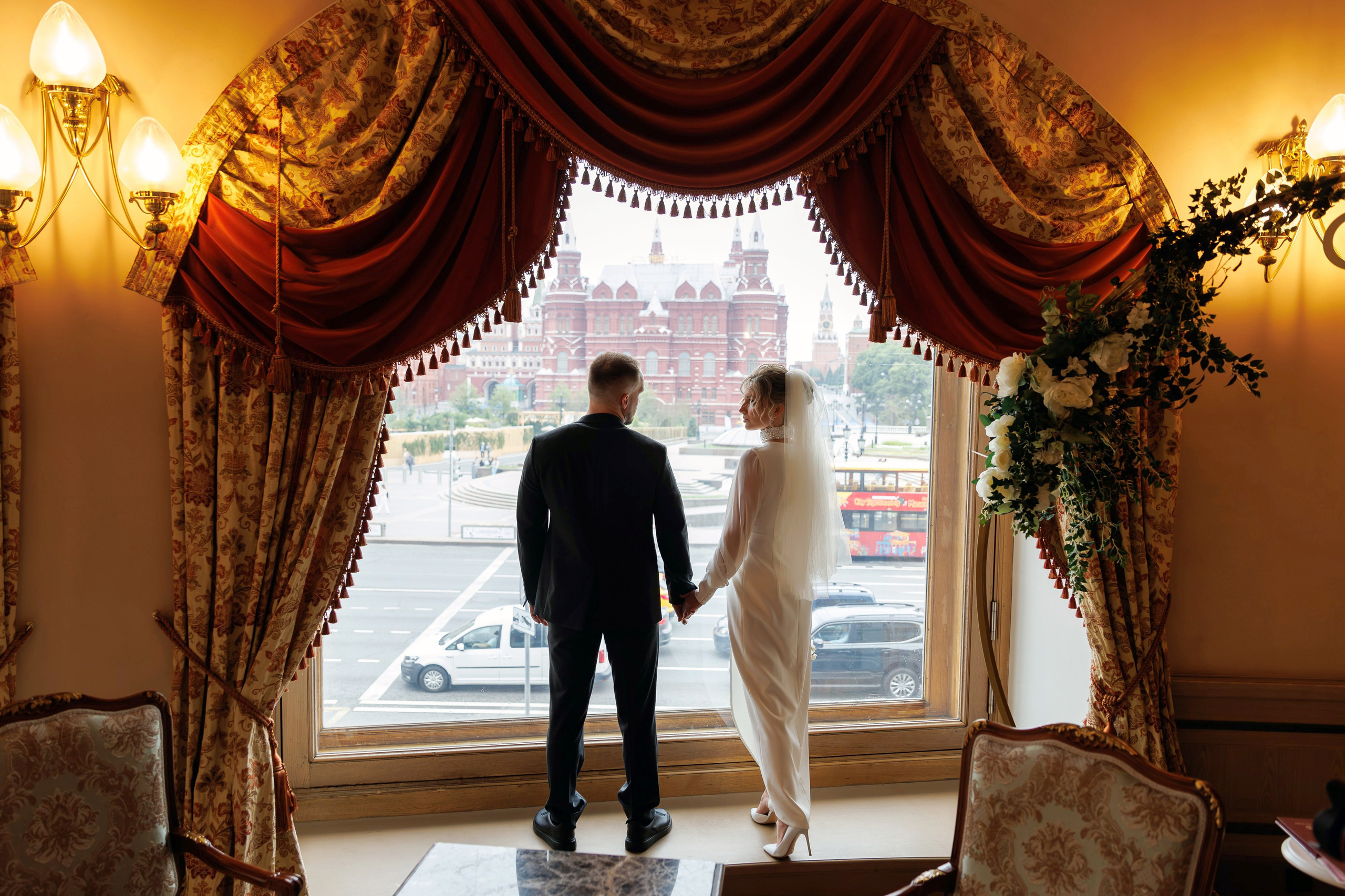Свадебная фотосессия в гостинице Националь. Свадебный фотограф Москва и МО Сергей Киржаев