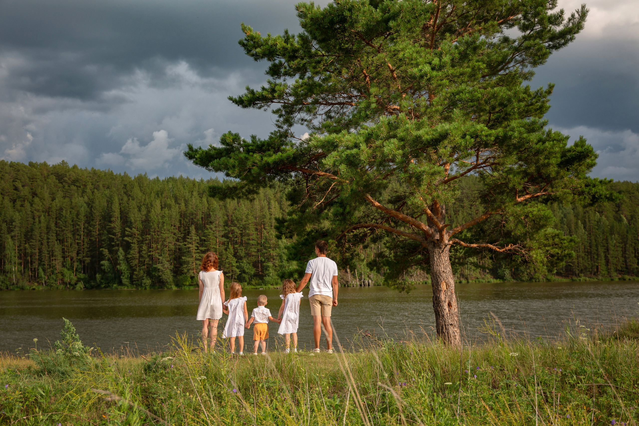 Семейная фотосессия в КСК Белая лошадь. Детский и семейный фотограф в Екатеринбурге