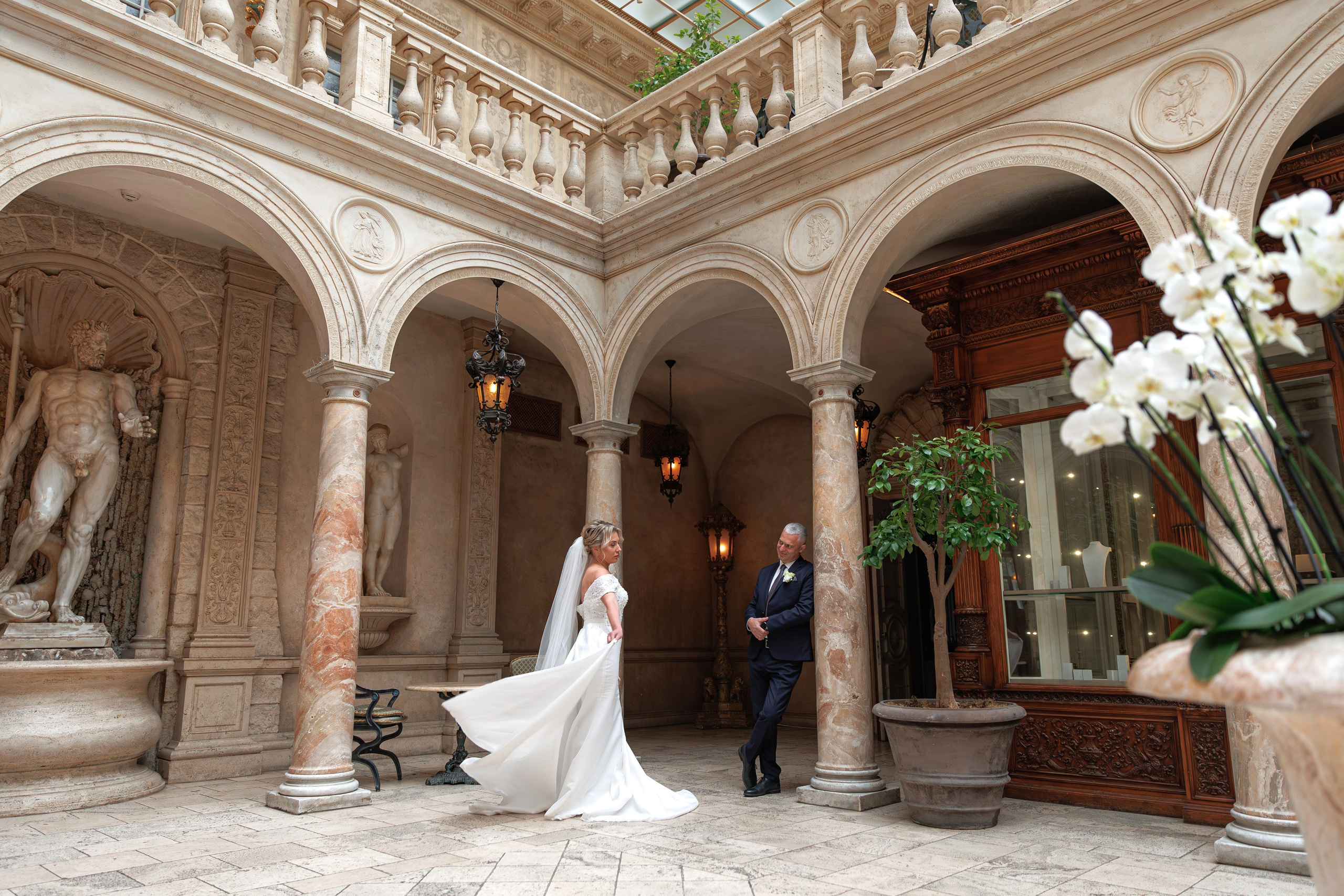 Свадебная фотосессия в ресторане Турандот. Свадебный фотограф Москва и МО Сергей Киржаев
