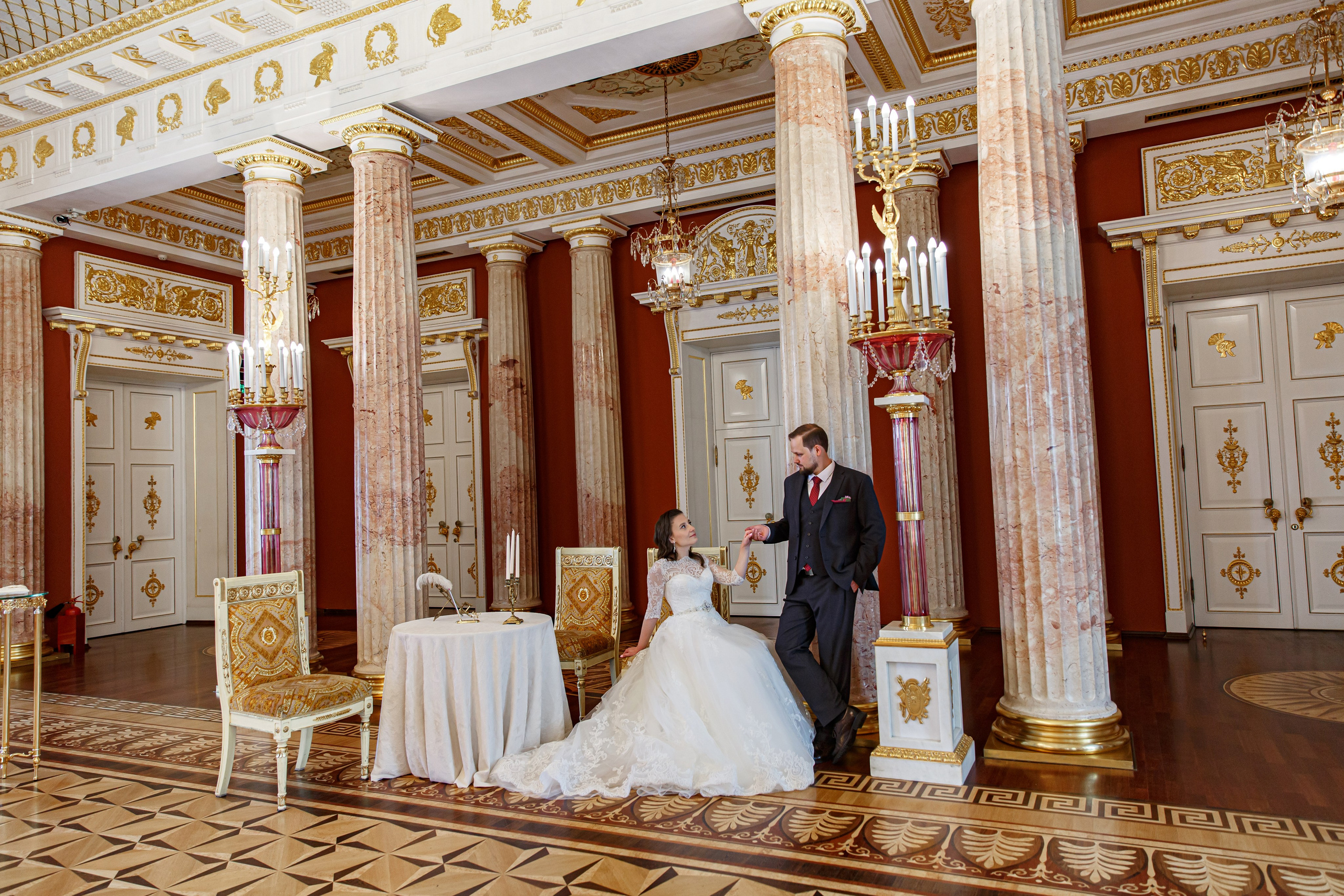 Свадебная фотосессия в парке усадьбе Царицыно. Свадебный фотограф Москва и МО Сергей Киржаев