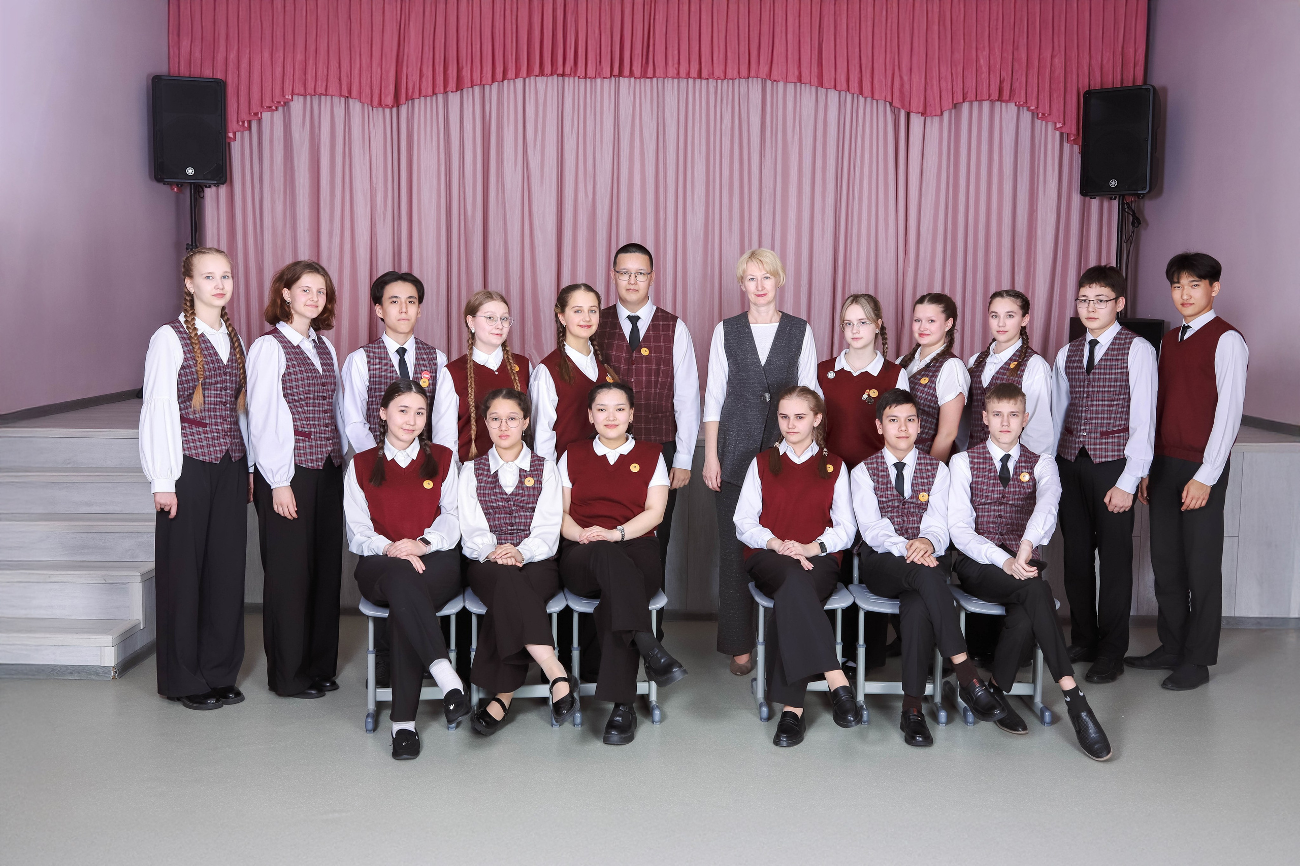 Цены на услуги фотографа для школ и детских садов. Студия выпускных альбомов и школьной фотографии «Идея» г. Оренбург