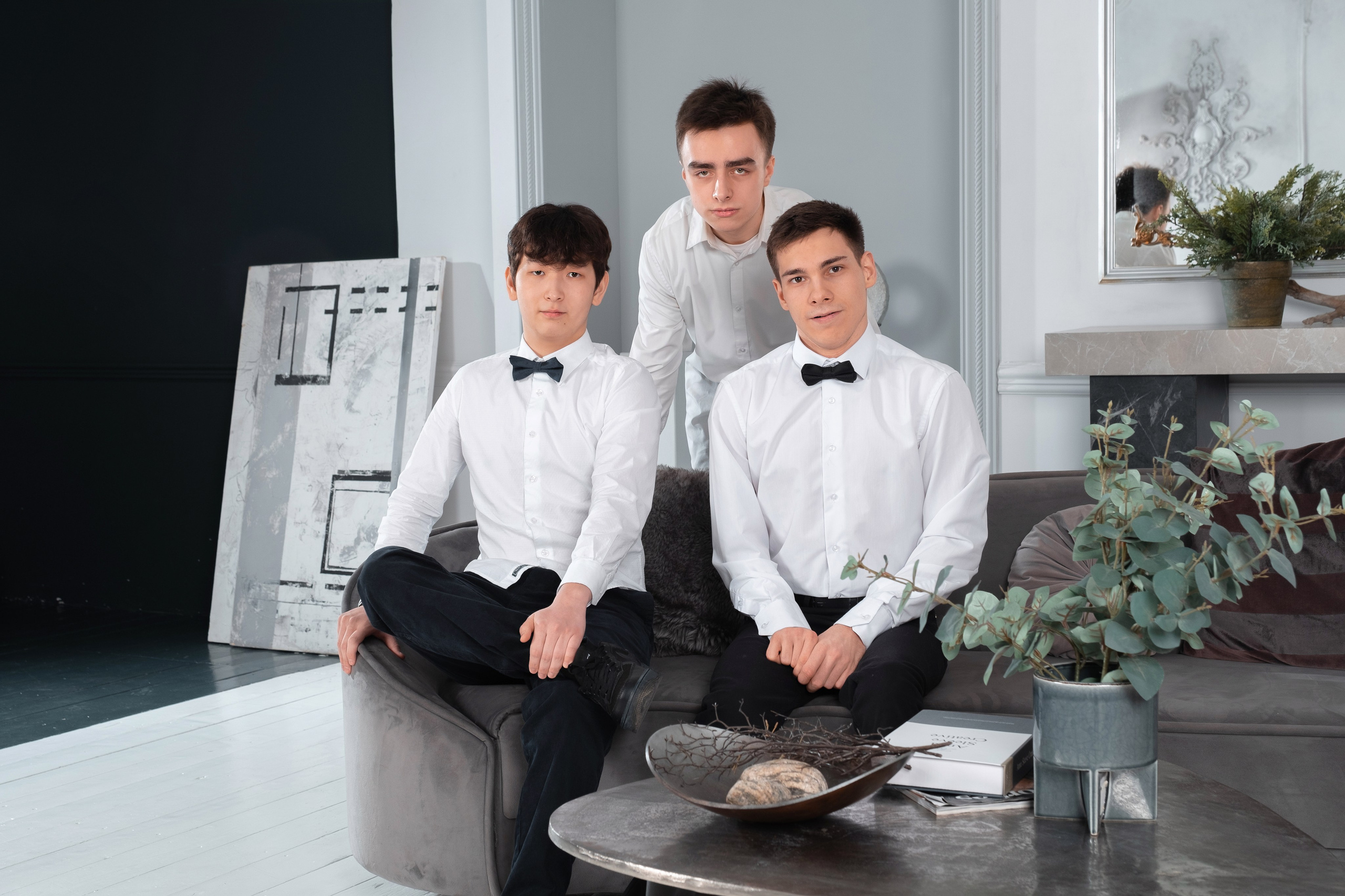 Фотосессия 11ых классов в студии «Daily Studio». Фотограф и видеограф Софья Бурляева в Санкт-Петербурге