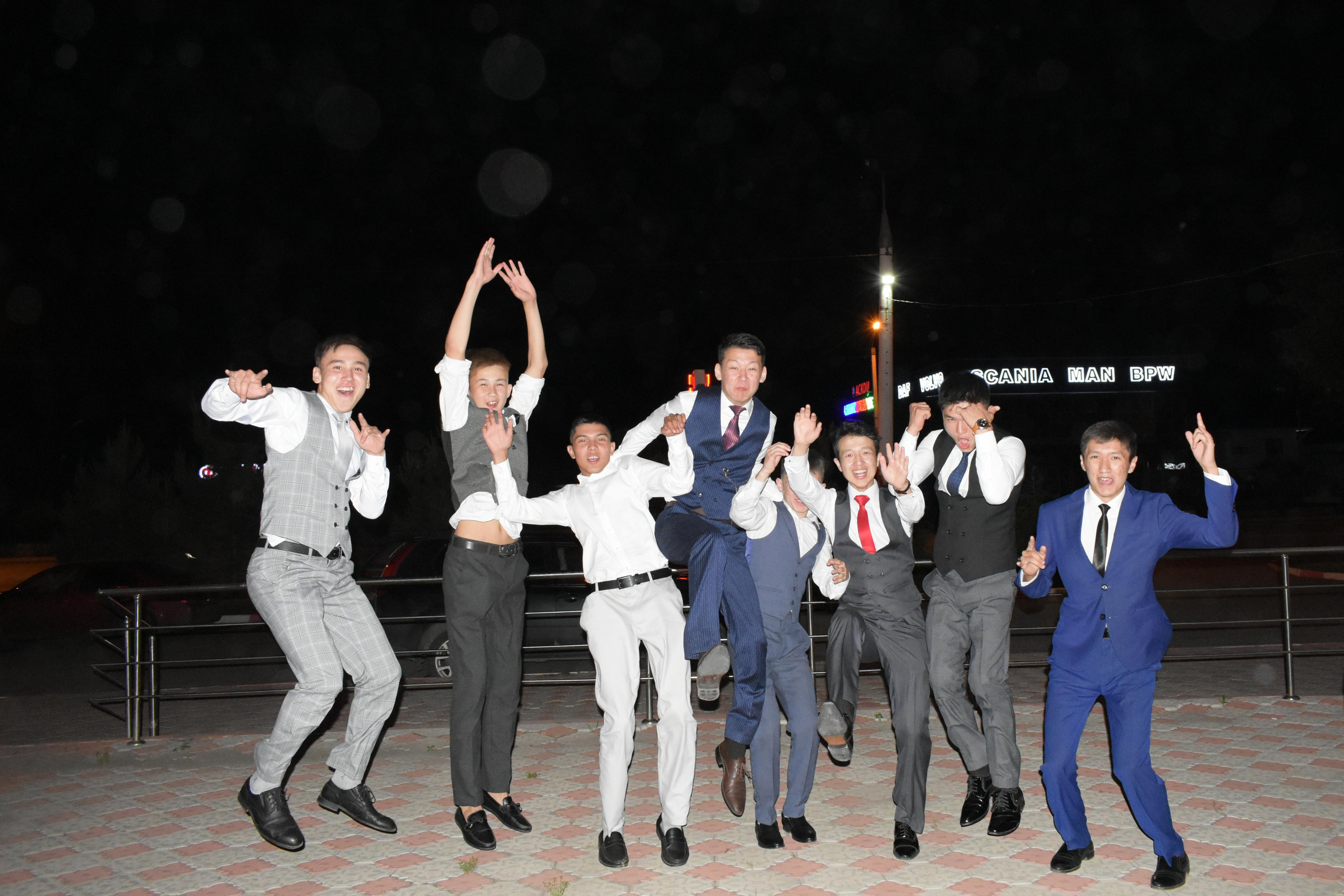 Фотограф на выпускной в школе. Детский и школьный фотограф в Костанае Рабига Сейткенова