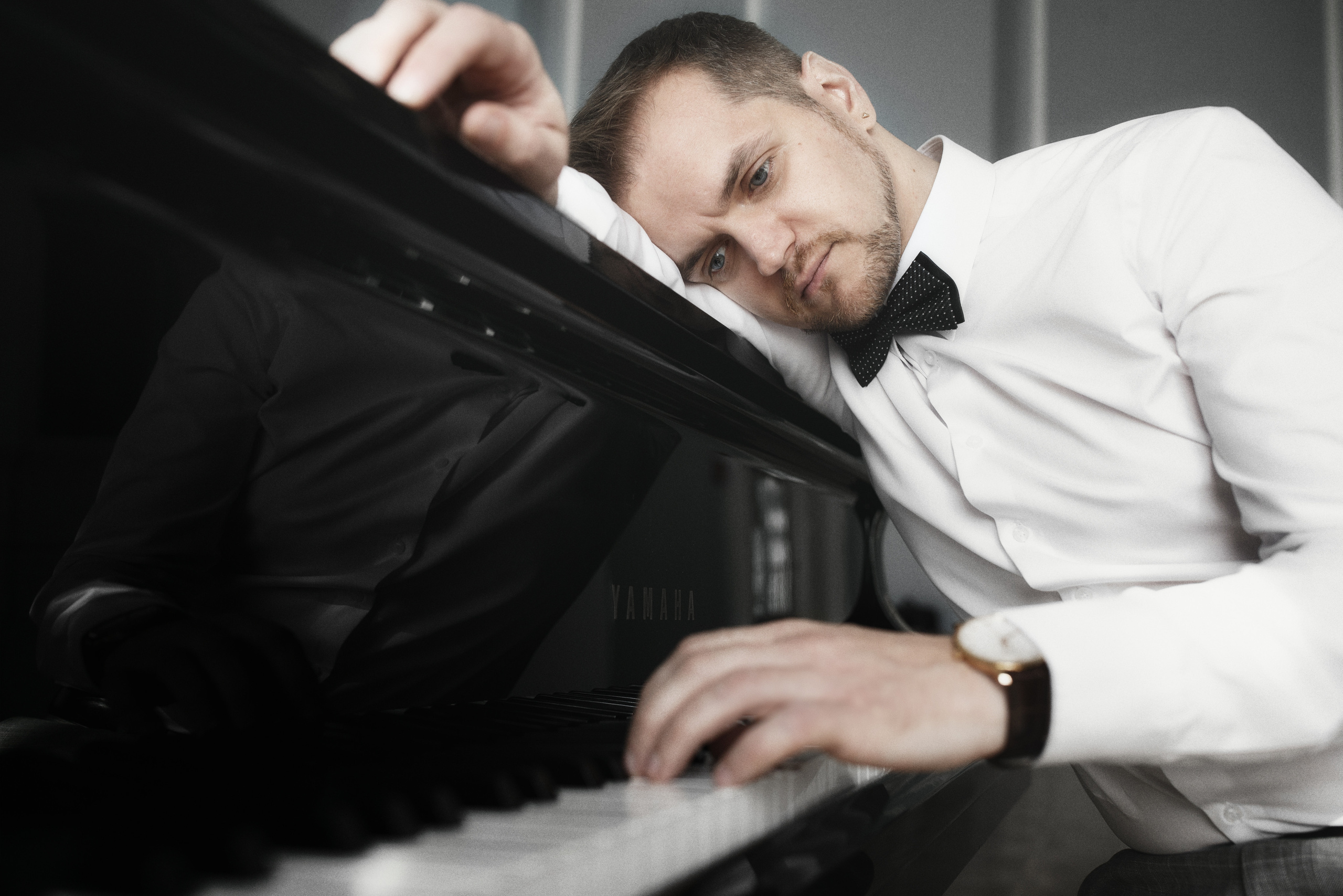 Фотосессия молодоженов в театре Я.Купалы