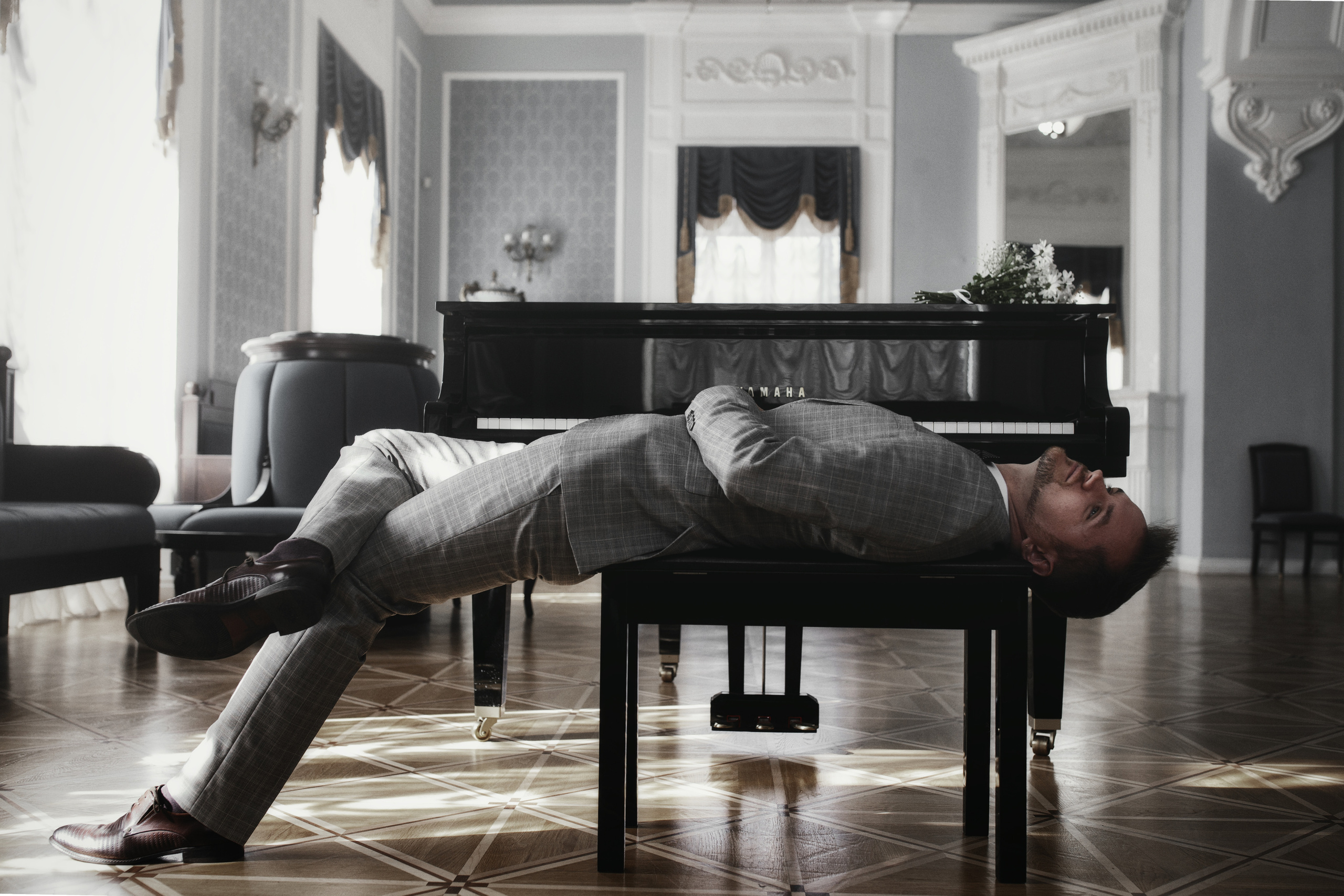 Фотосессия молодоженов в театре Я.Купалы