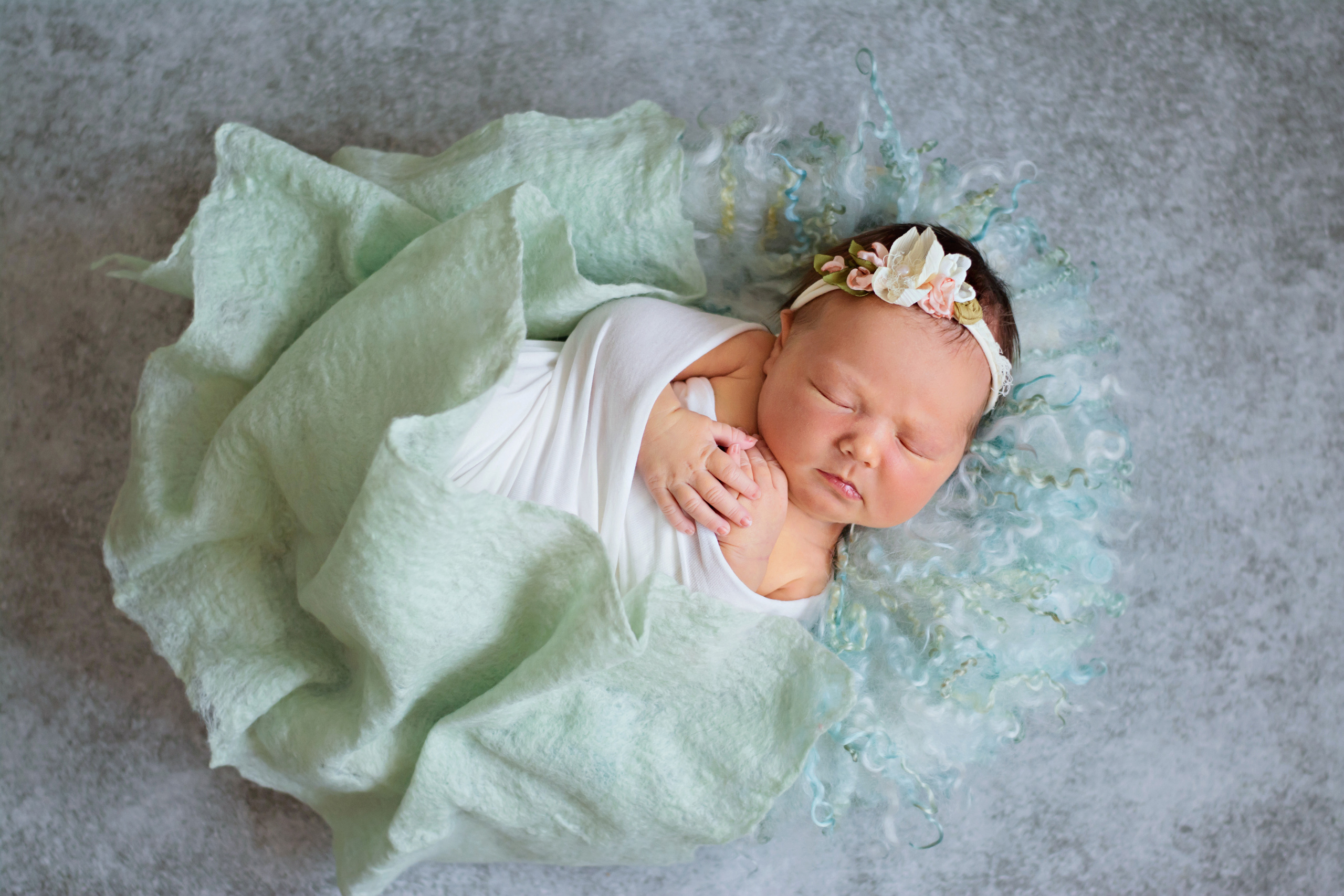 Фотосессия новорожденного малыша Сыктывкар реквизит