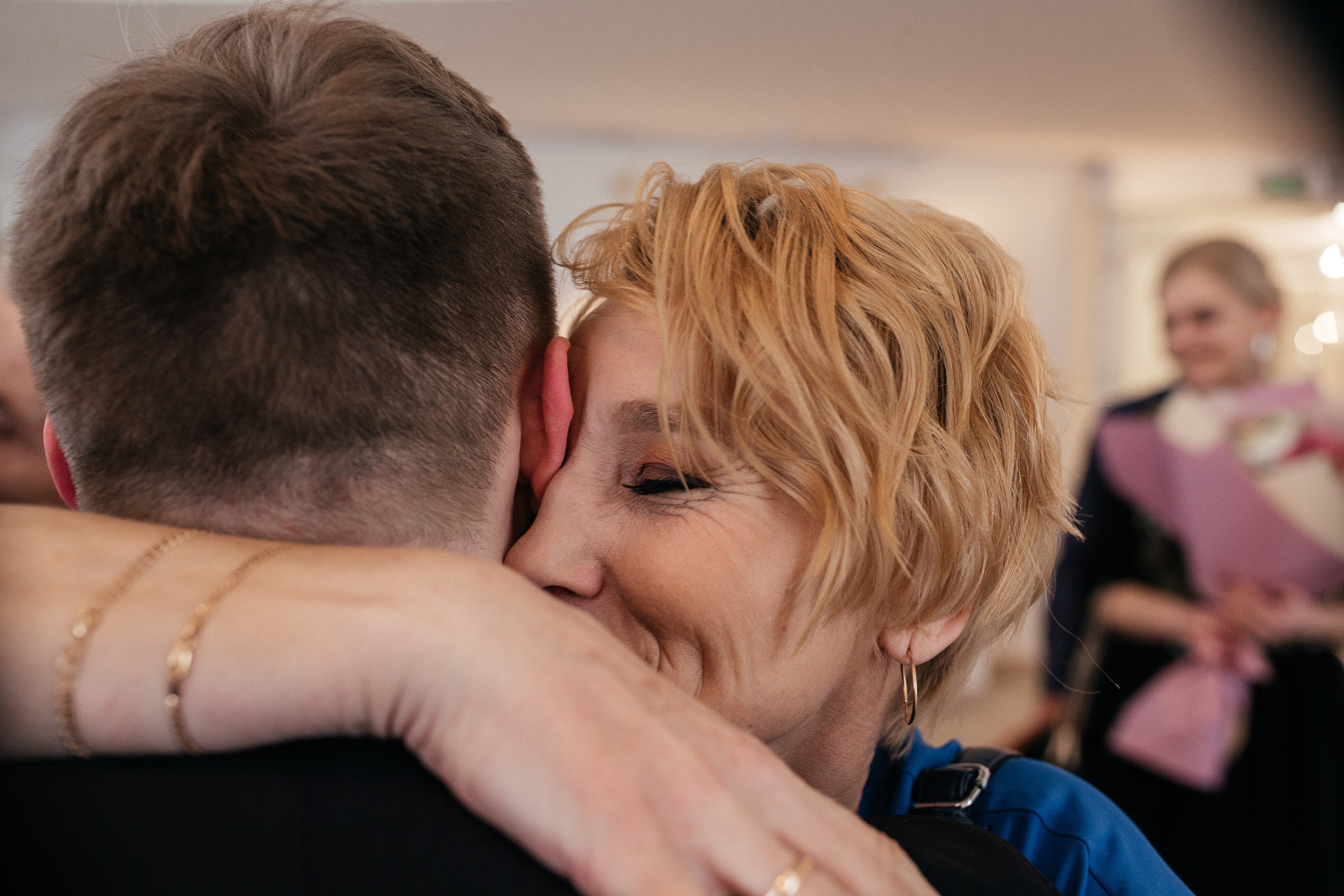 Яркая свадебная фотосессия зимой