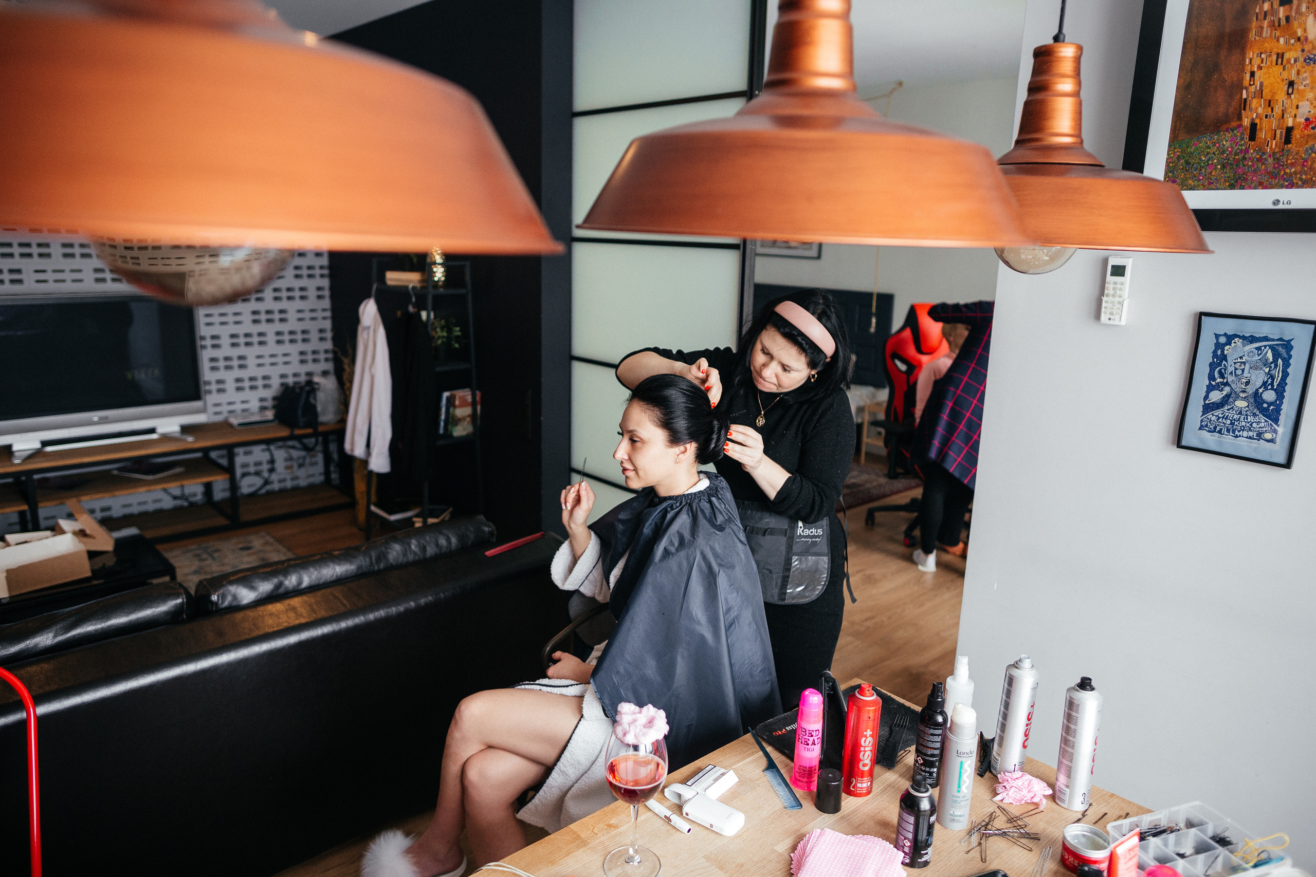 Яркая свадебная фотосессия зимой