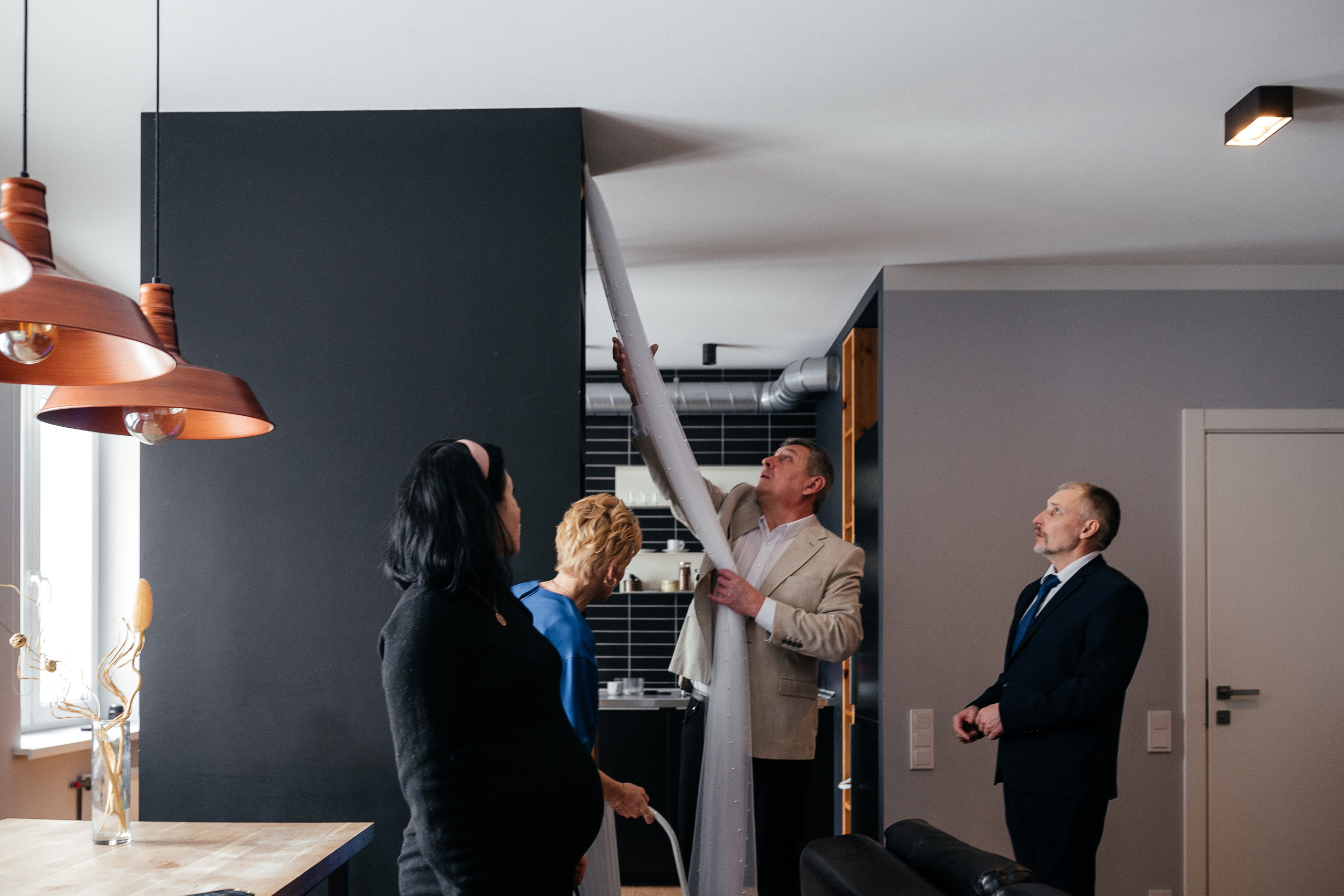 Яркая свадебная фотосессия зимой