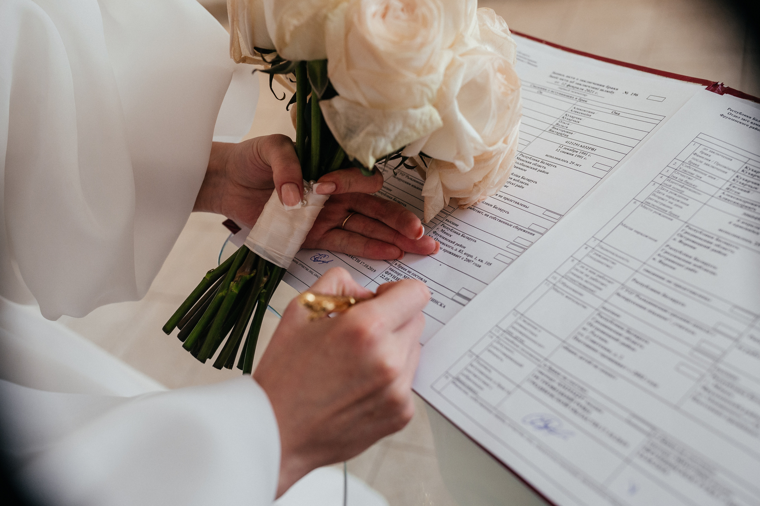 Яркая свадебная фотосессия зимой