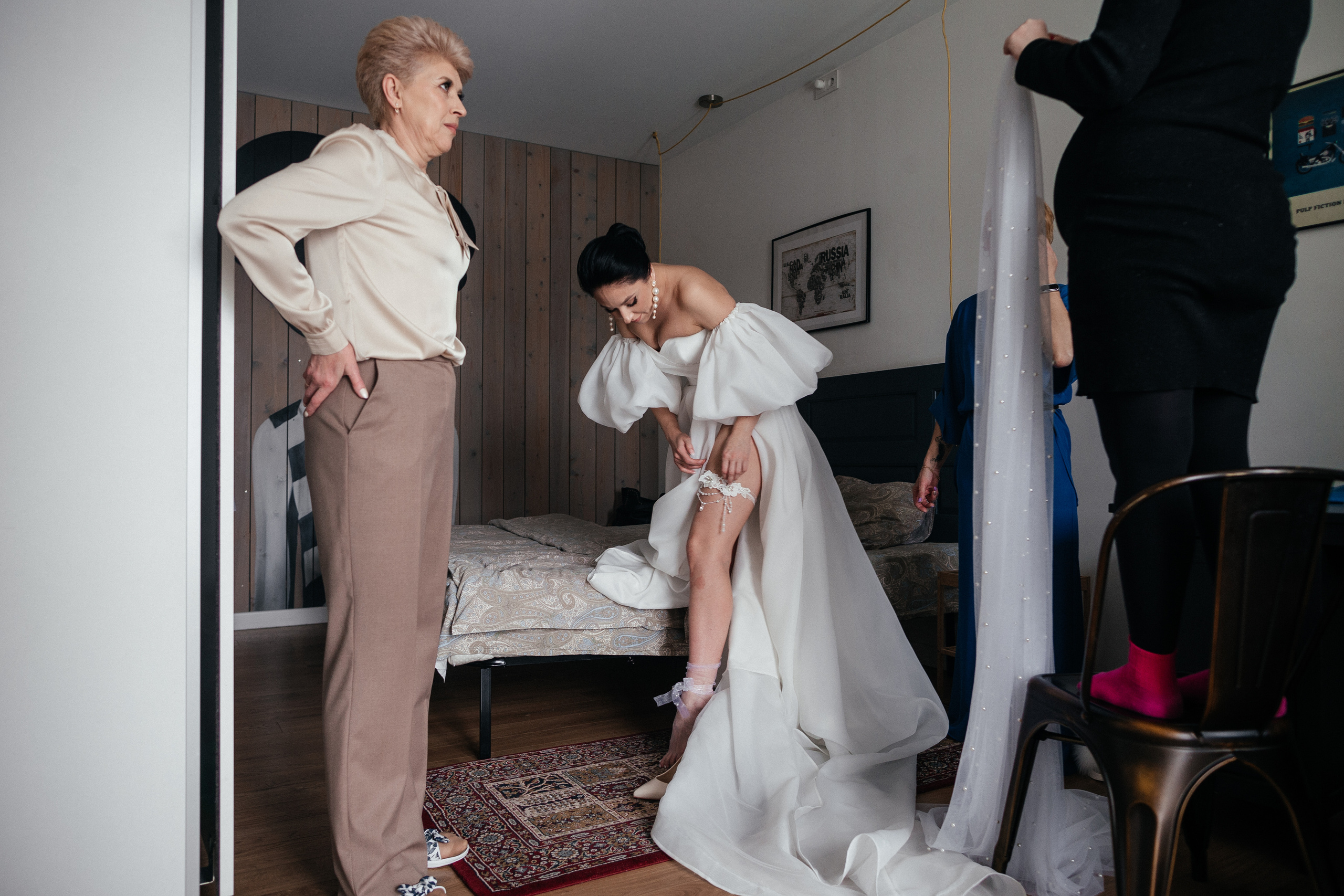 Яркая свадебная фотосессия зимой