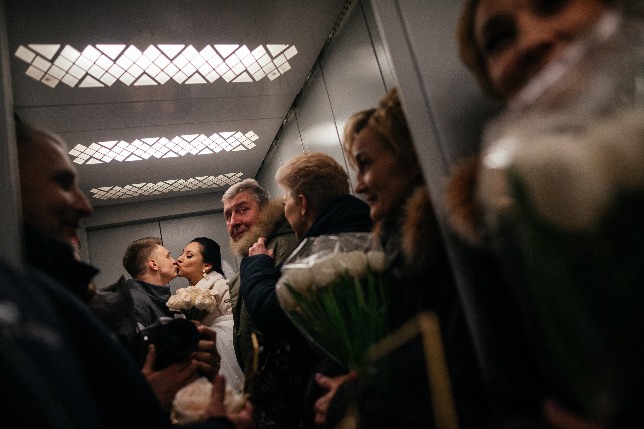 Яркая свадебная фотосессия зимой