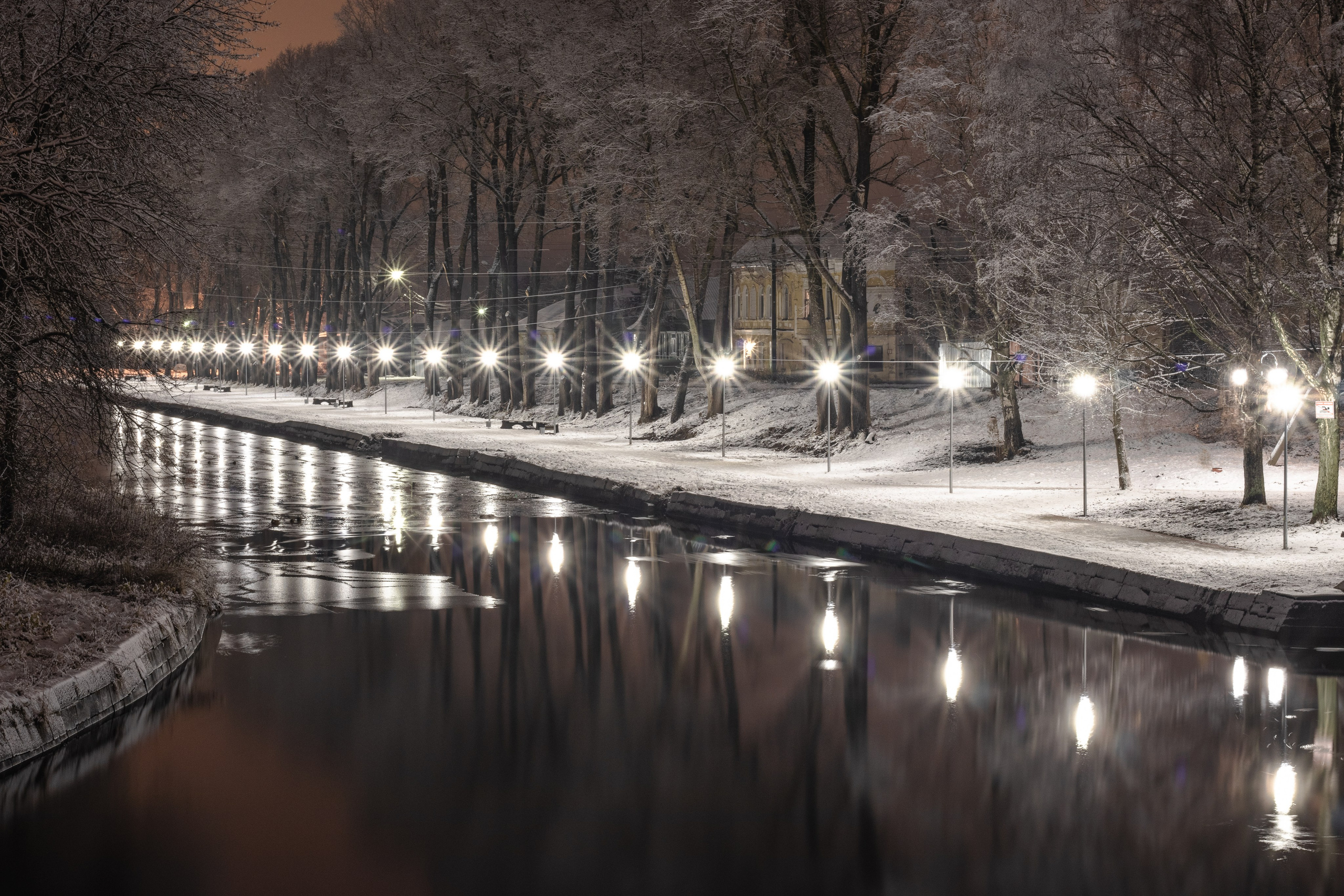 Winter in Vyshny Volochyok – Artistic Photography of Snowy Landscapes