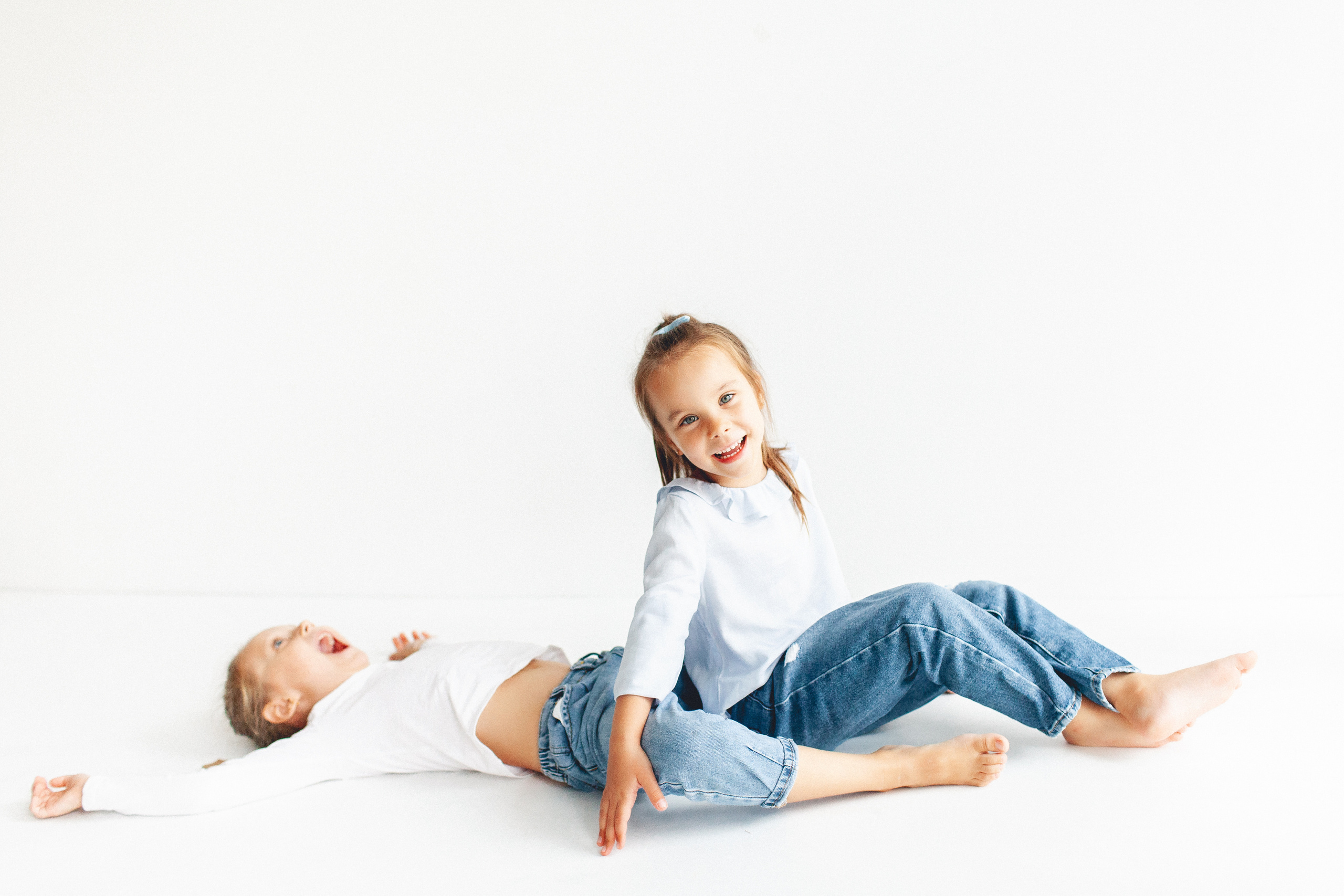 Backstage со съёмки сестёр. Детский фотограф в Самаре